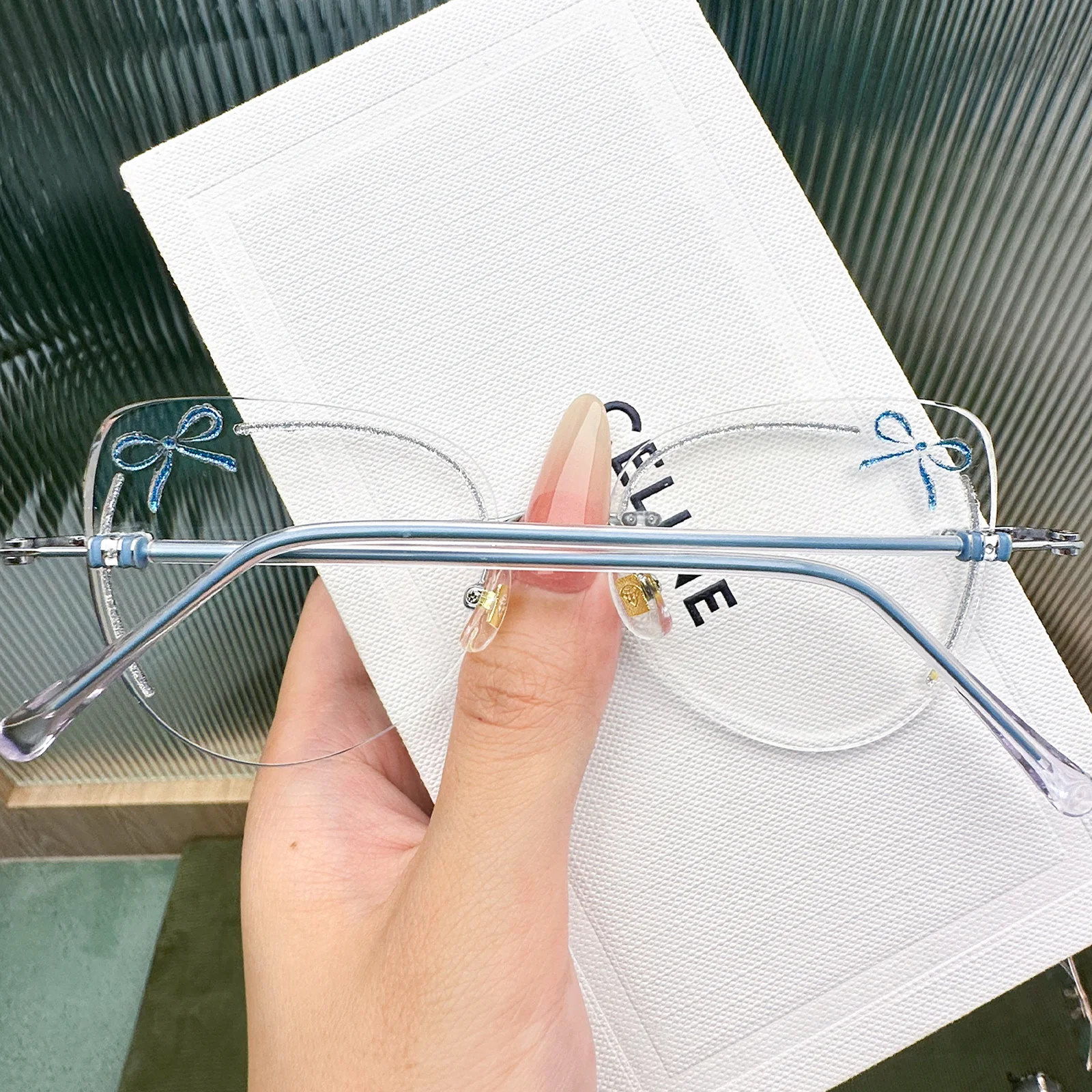 Alice Eyeglasses - Image 18