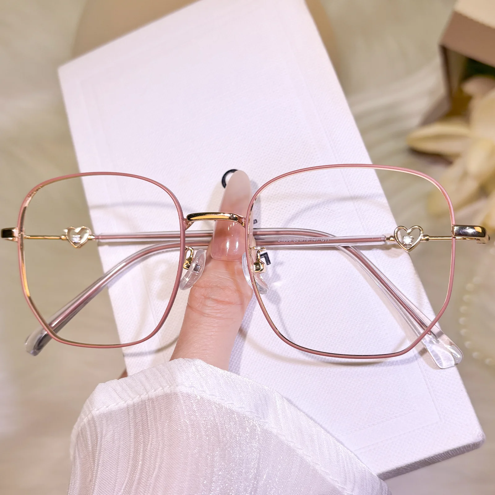 Amor Eyeglasses - Image 9