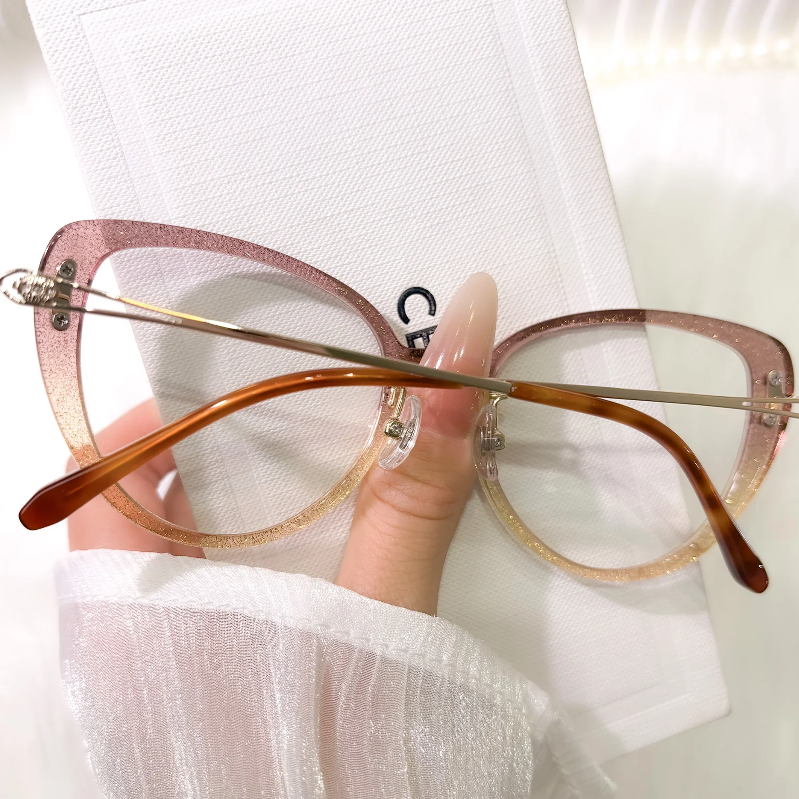 Arc Eyeglasses - Image 11