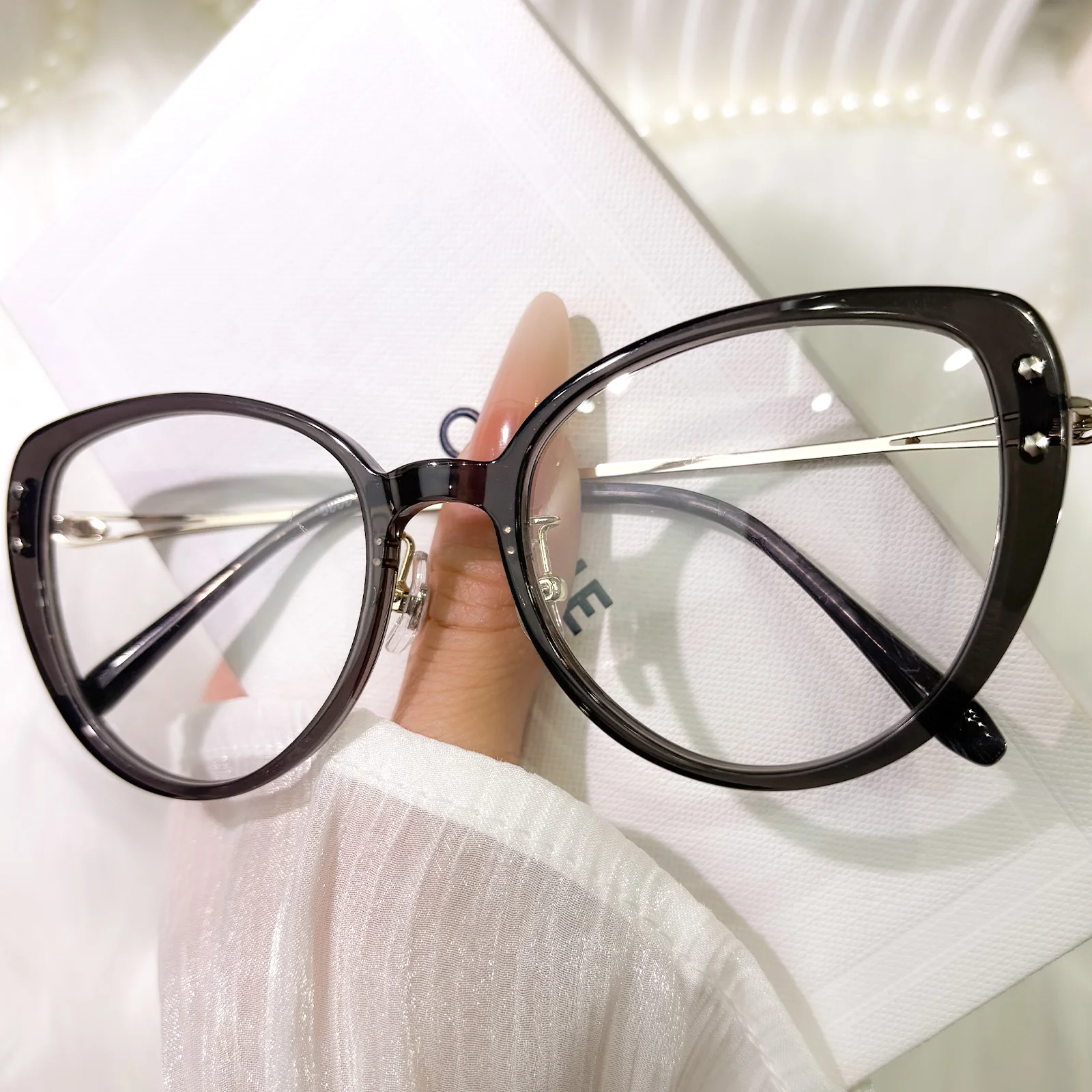Arc Eyeglasses - Image 3
