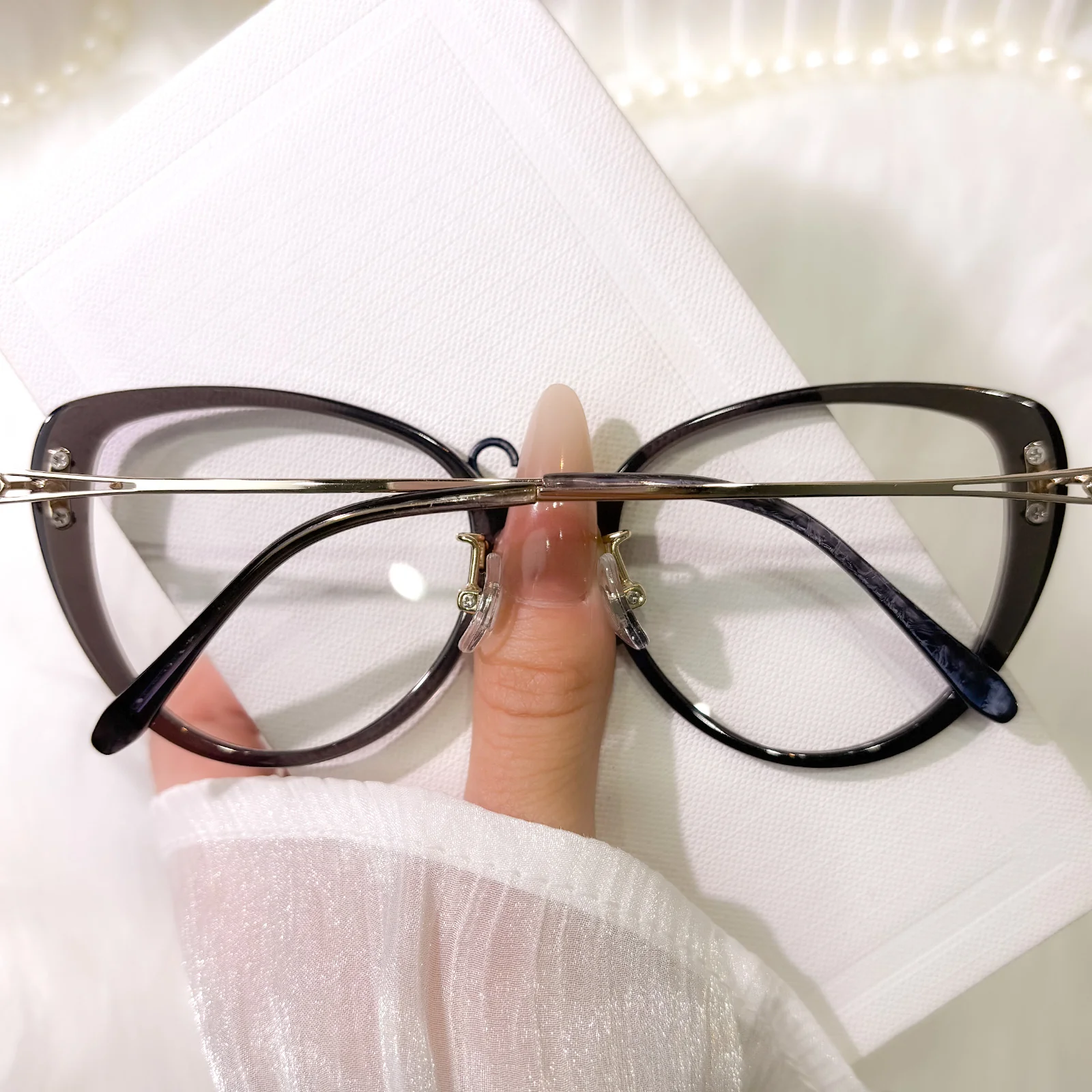 Arc Eyeglasses - Image 4