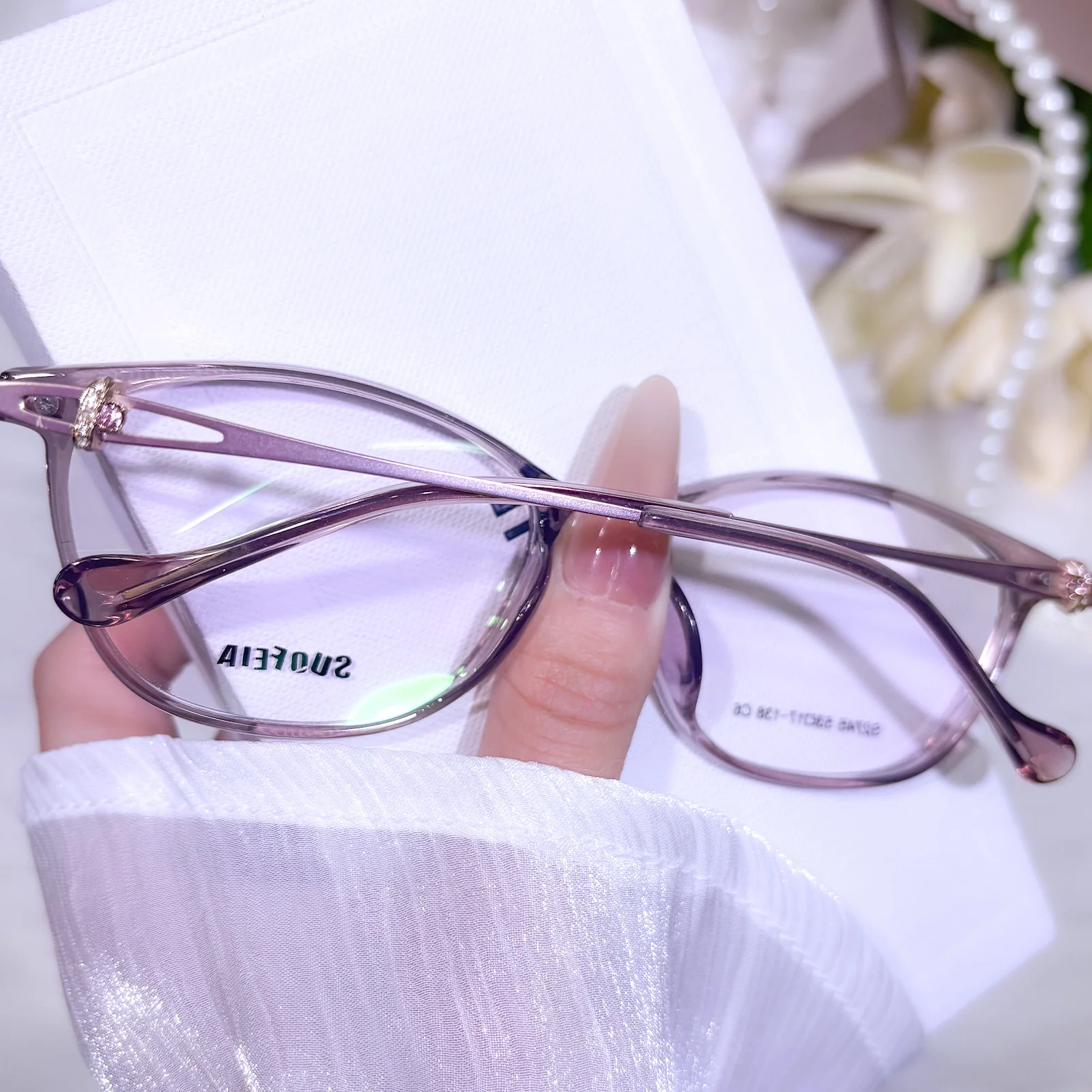 Ava Eyeglasses - Image 17
