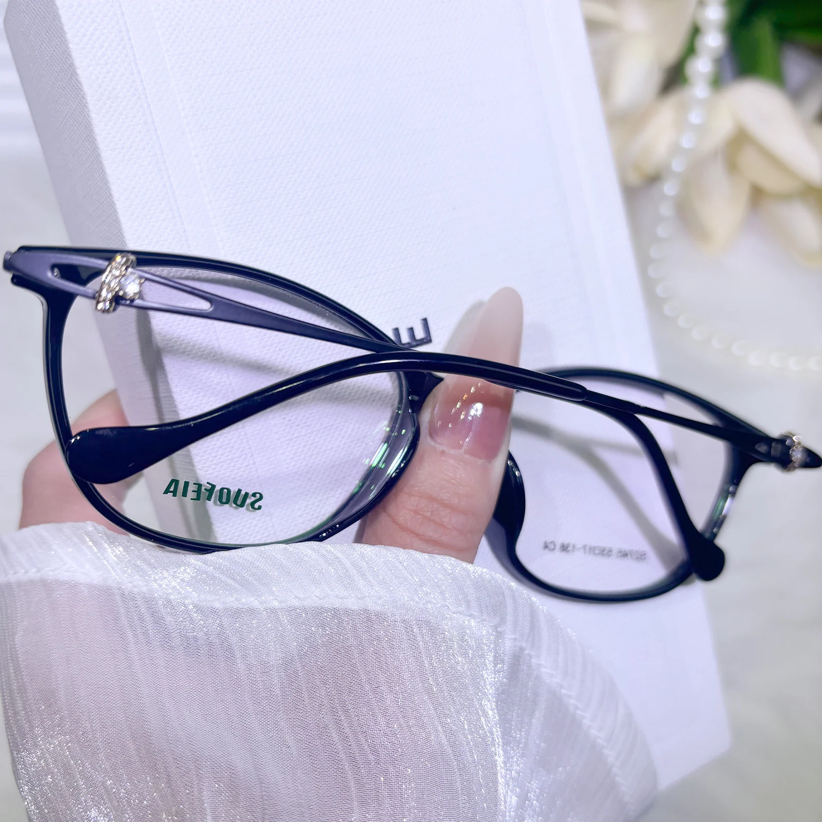 Ava Eyeglasses - Image 6