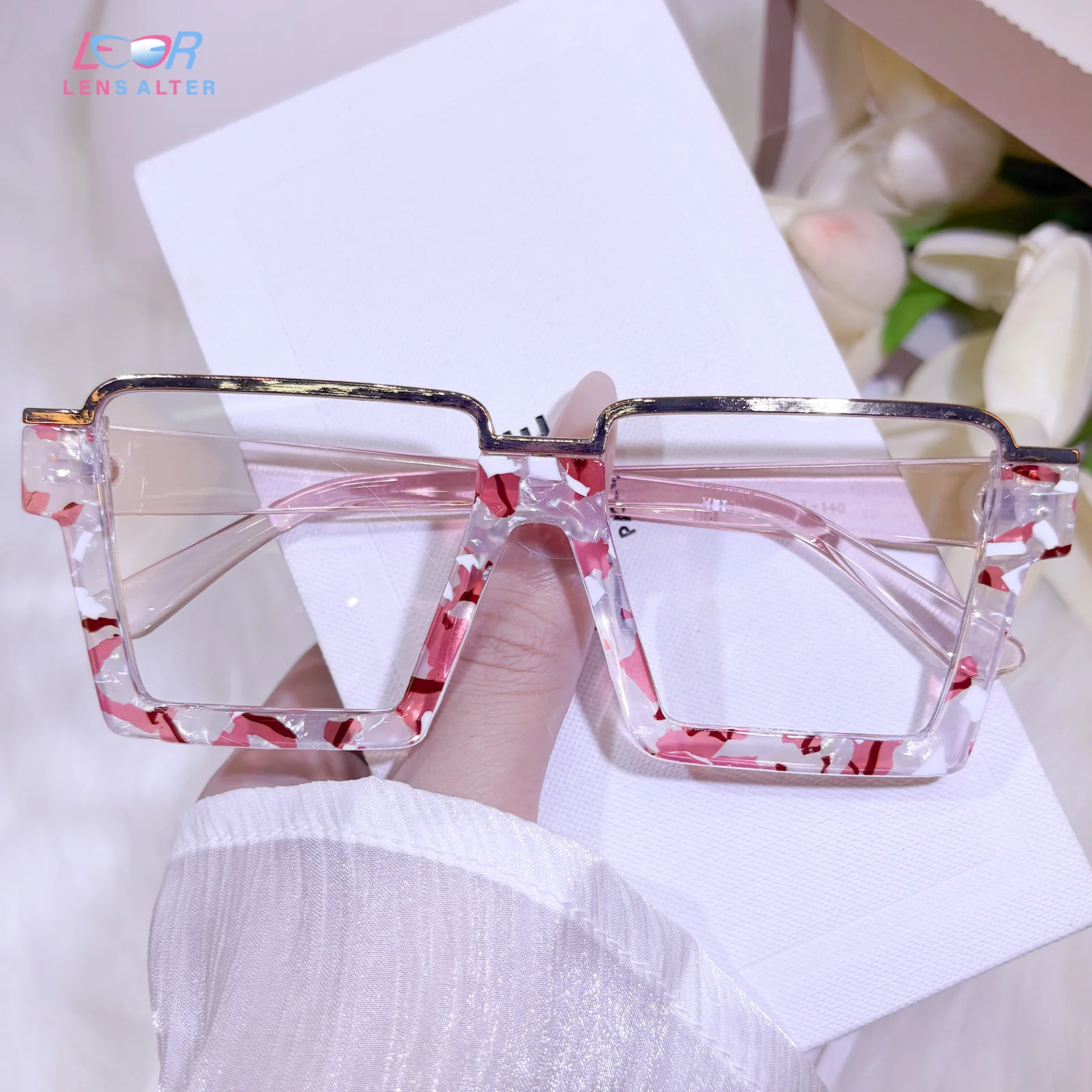 Avenne Eyeglasses - Image 7