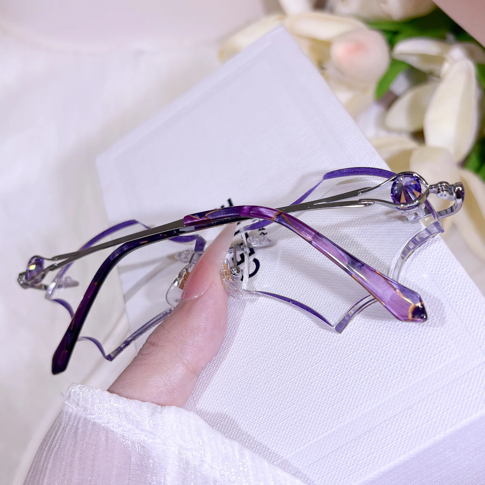 Batty Eyeglasses - Image 17