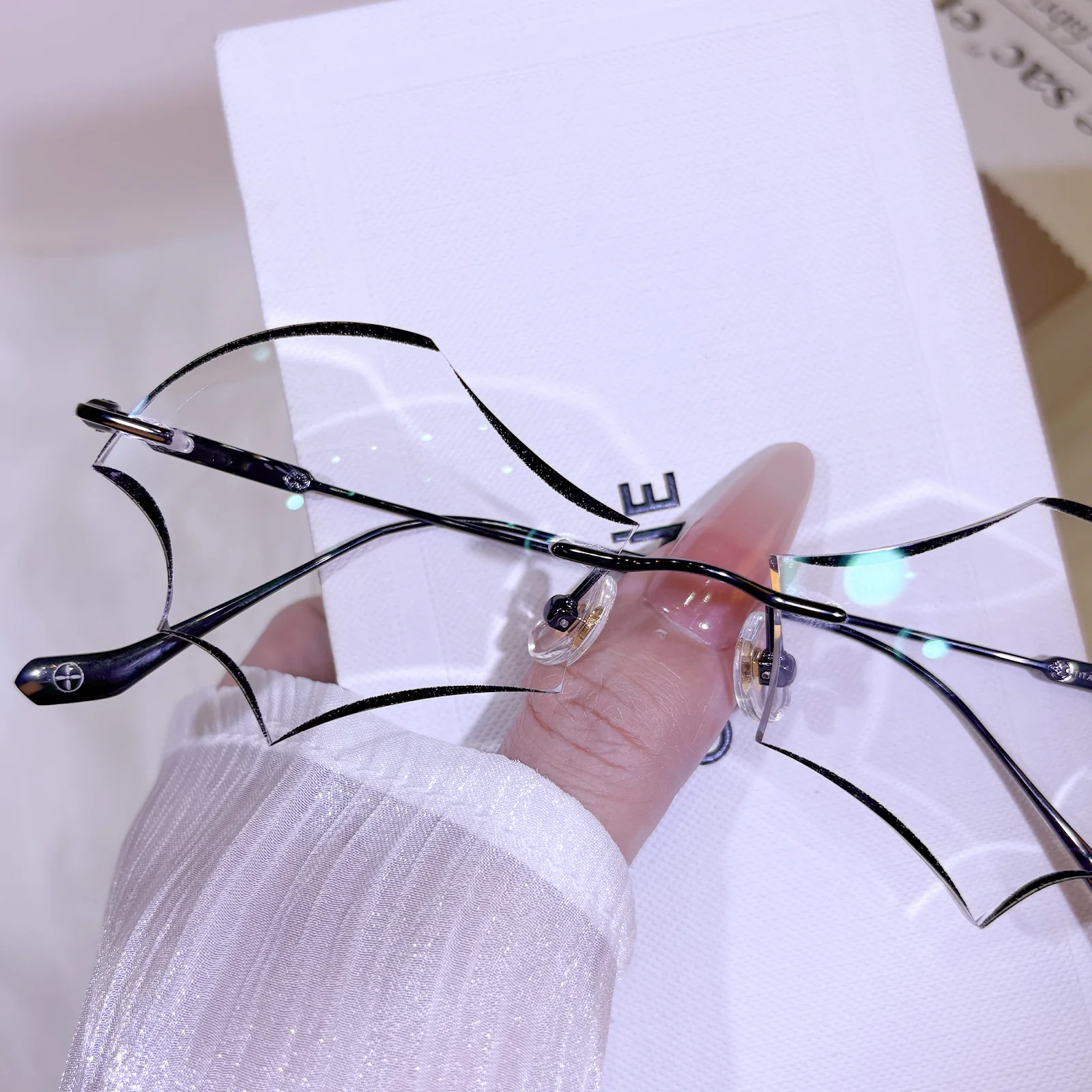 Batty Eyeglasses - Image 5