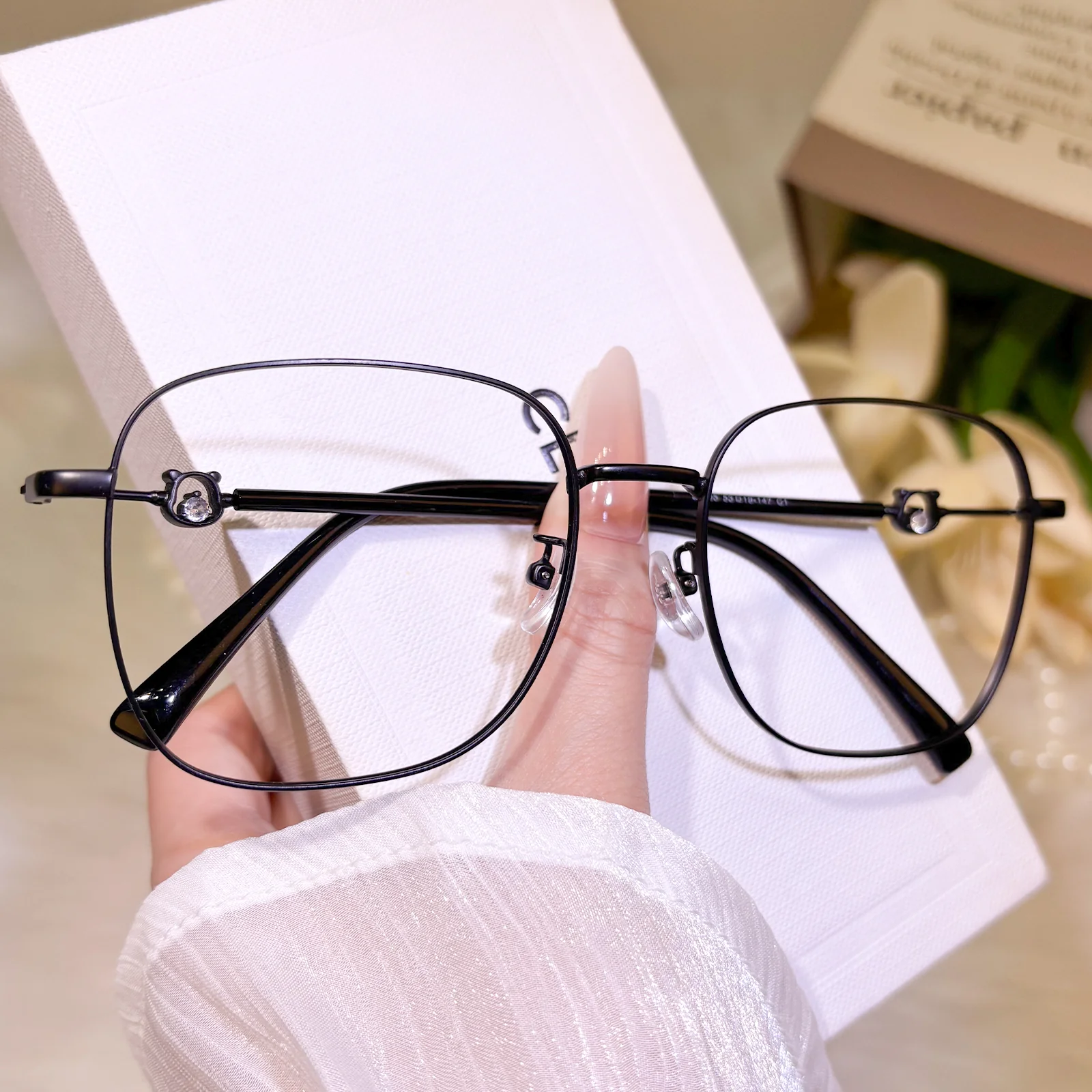 Beara Eyeglasses - Image 2