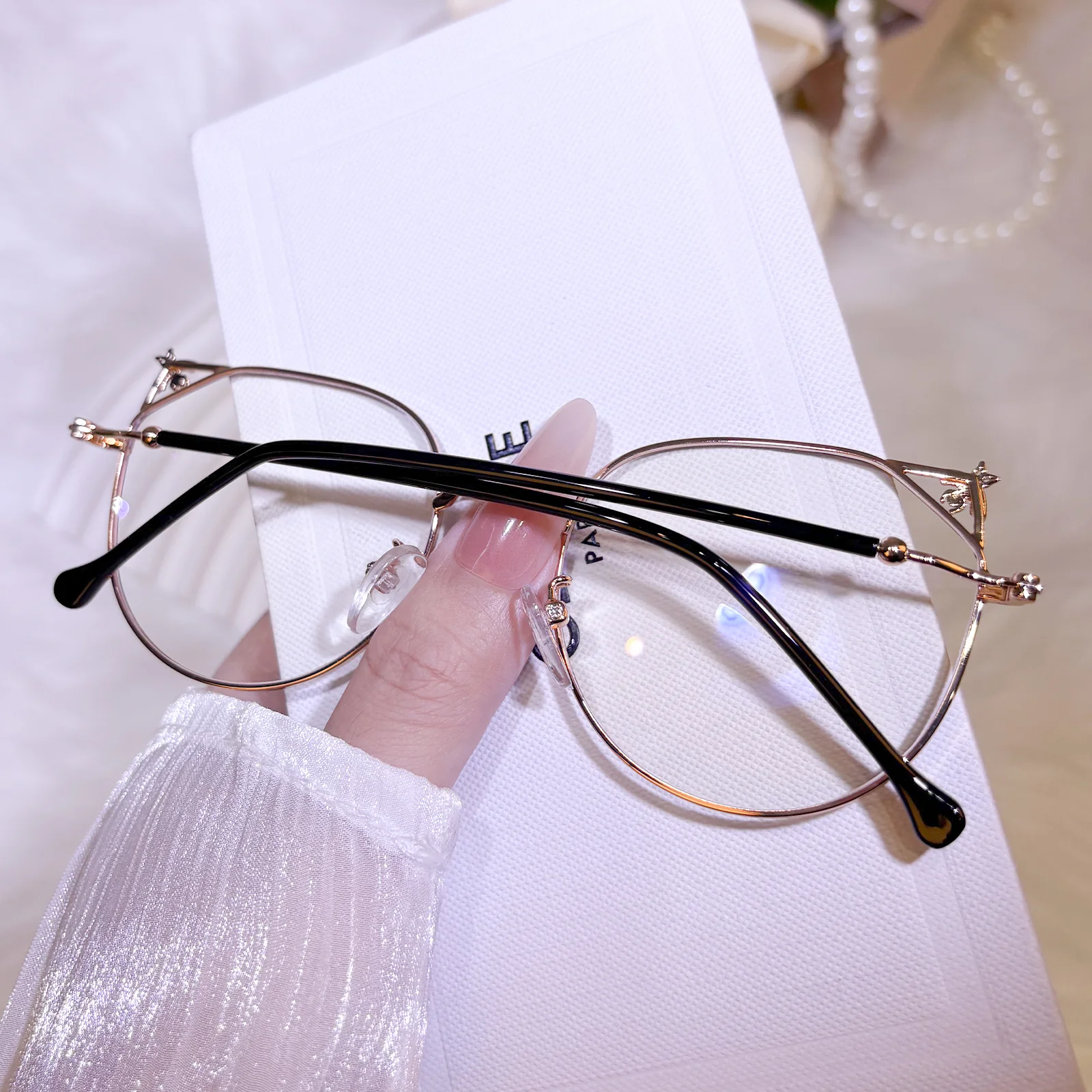 Bee Eyeglasses - Image 4