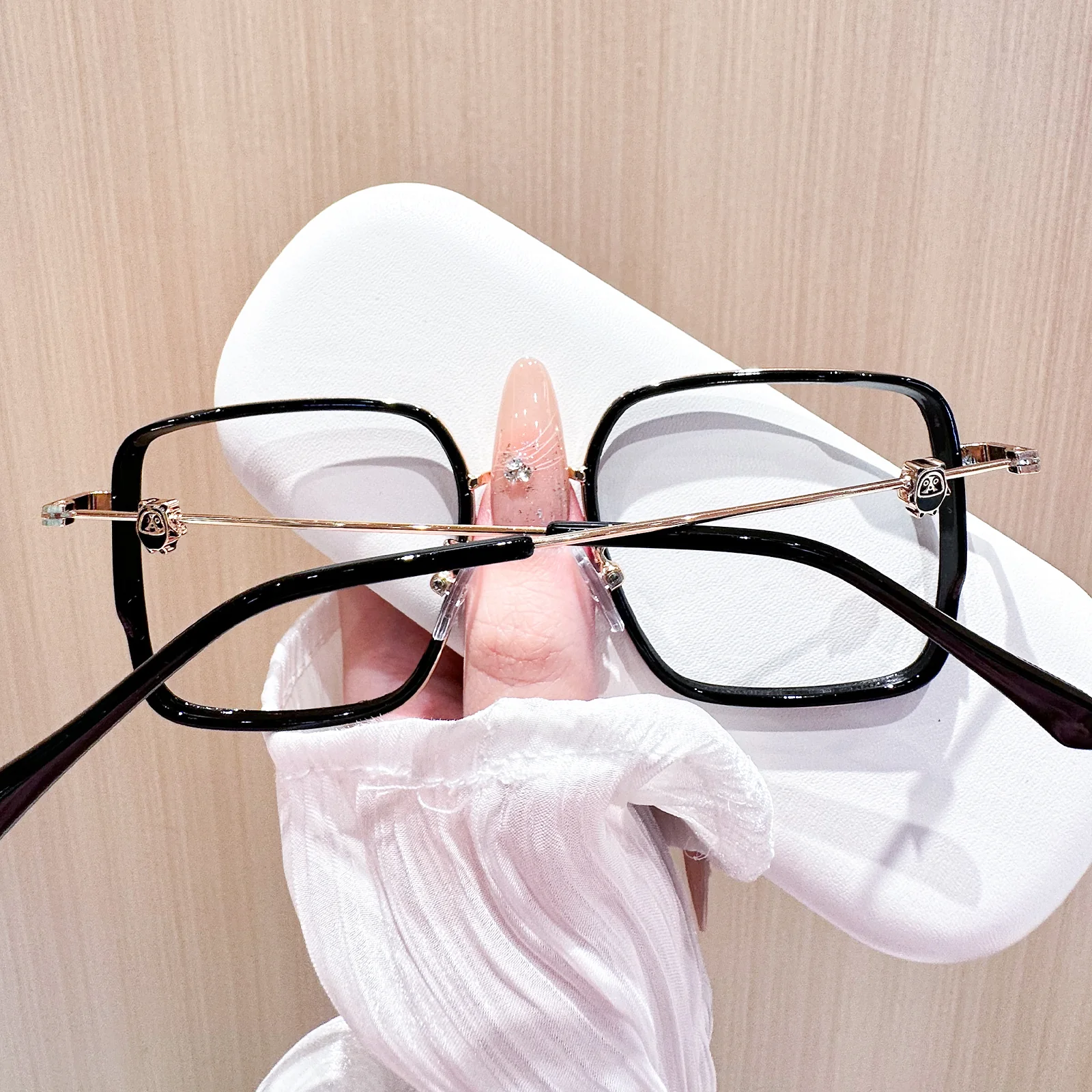 Binger Eyeglasses - Image 2