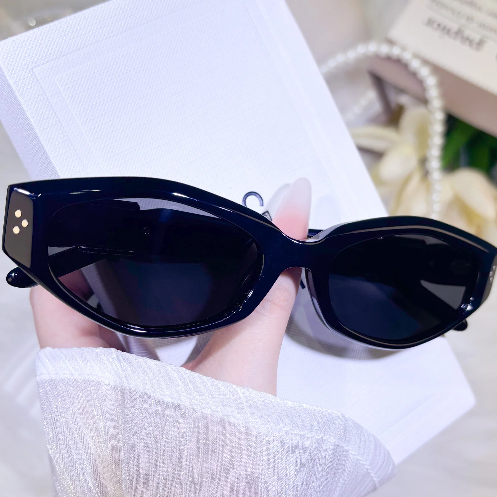 Corona Sunglasses - Image 4