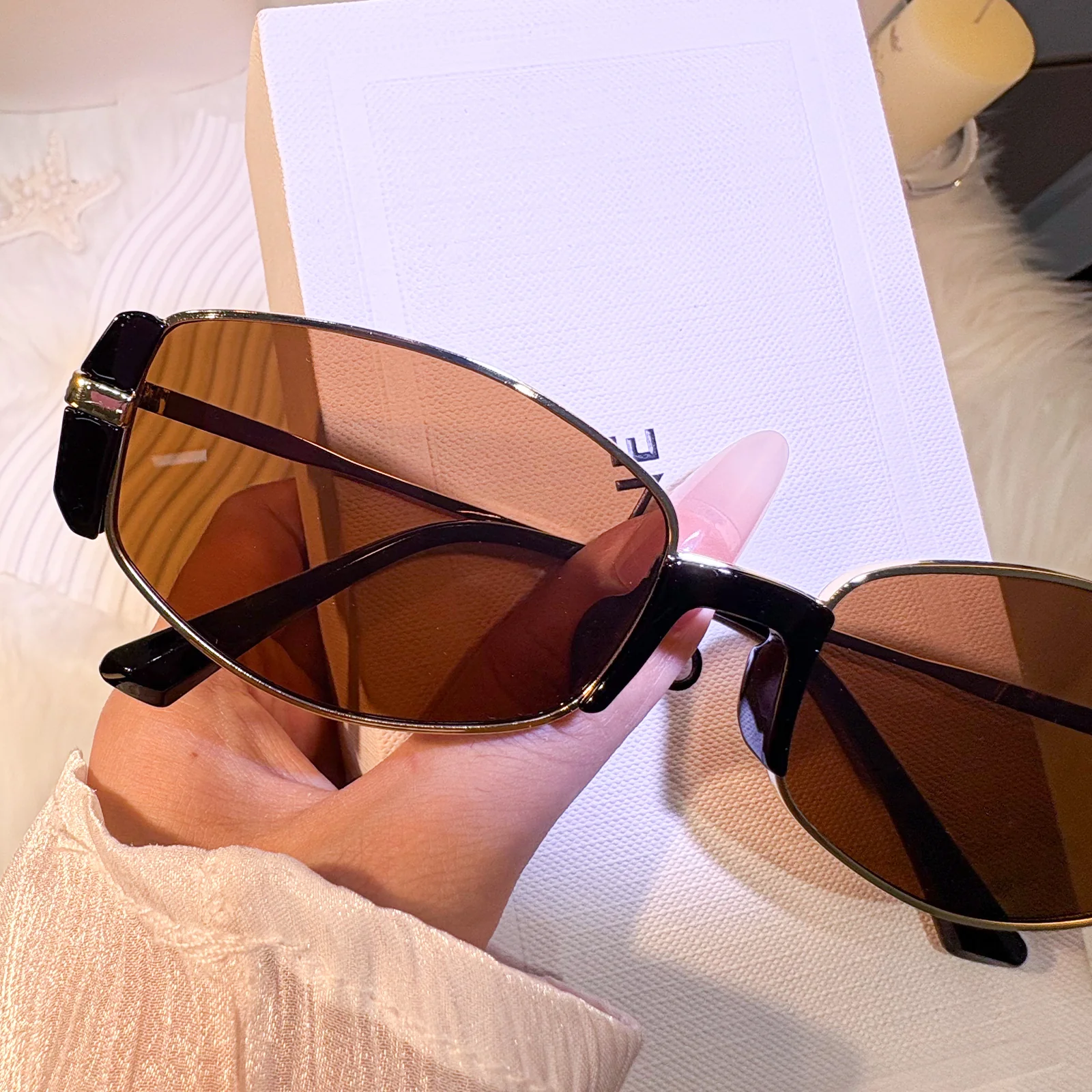 Darael Sunglasses - Image 2