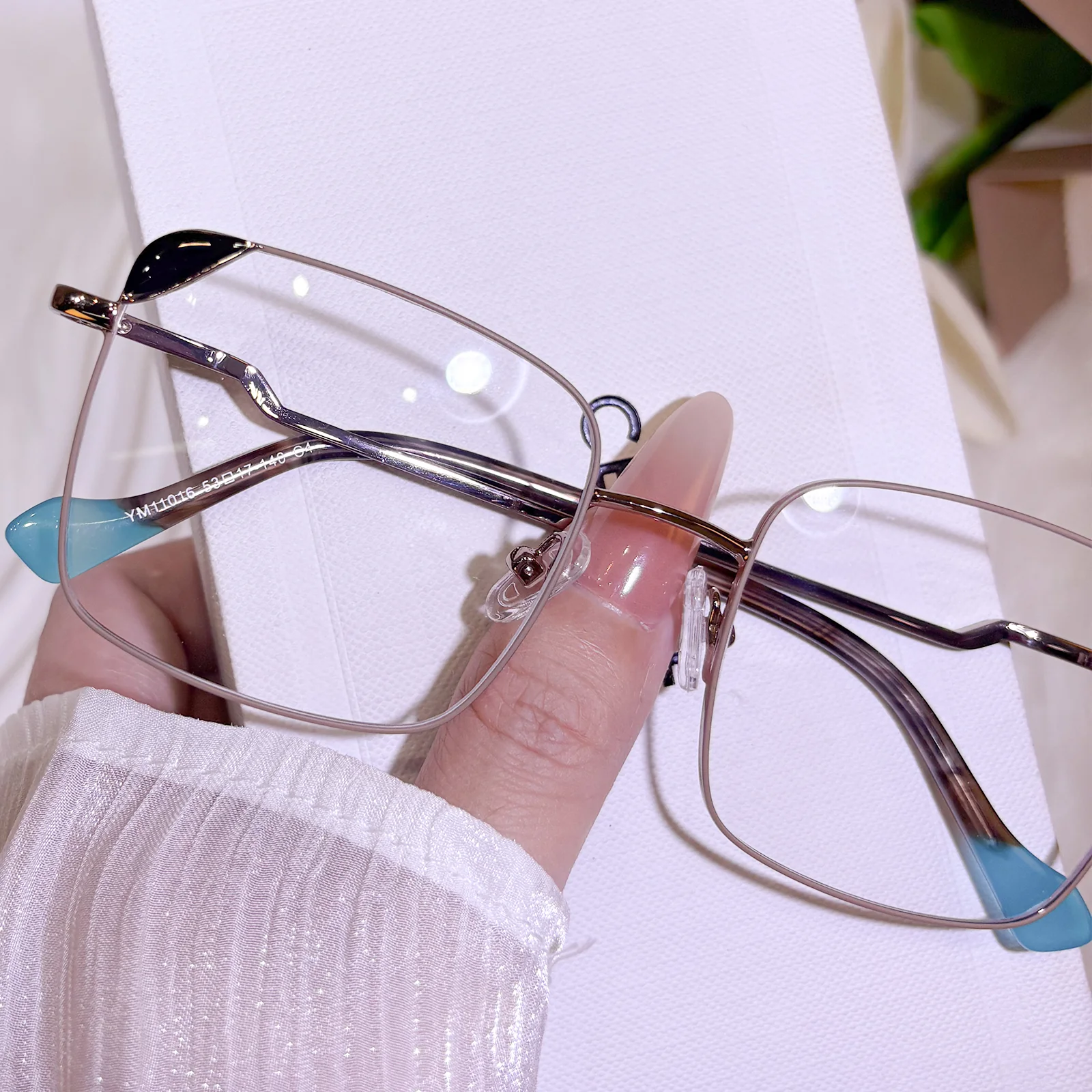 Deleisy Eyeglasses - Image 6