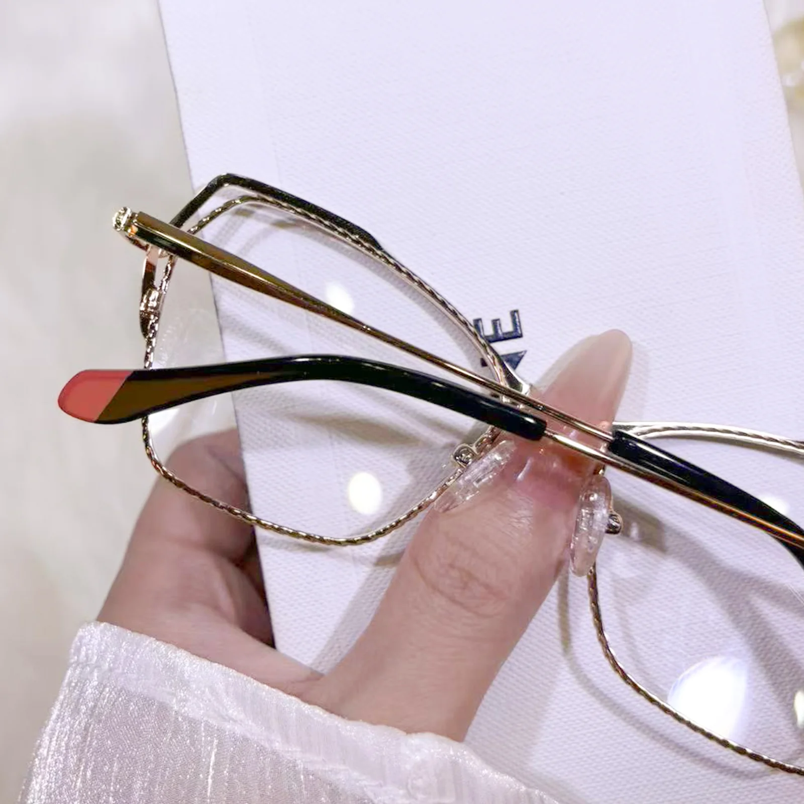 Delyn Eyeglasses - Image 10