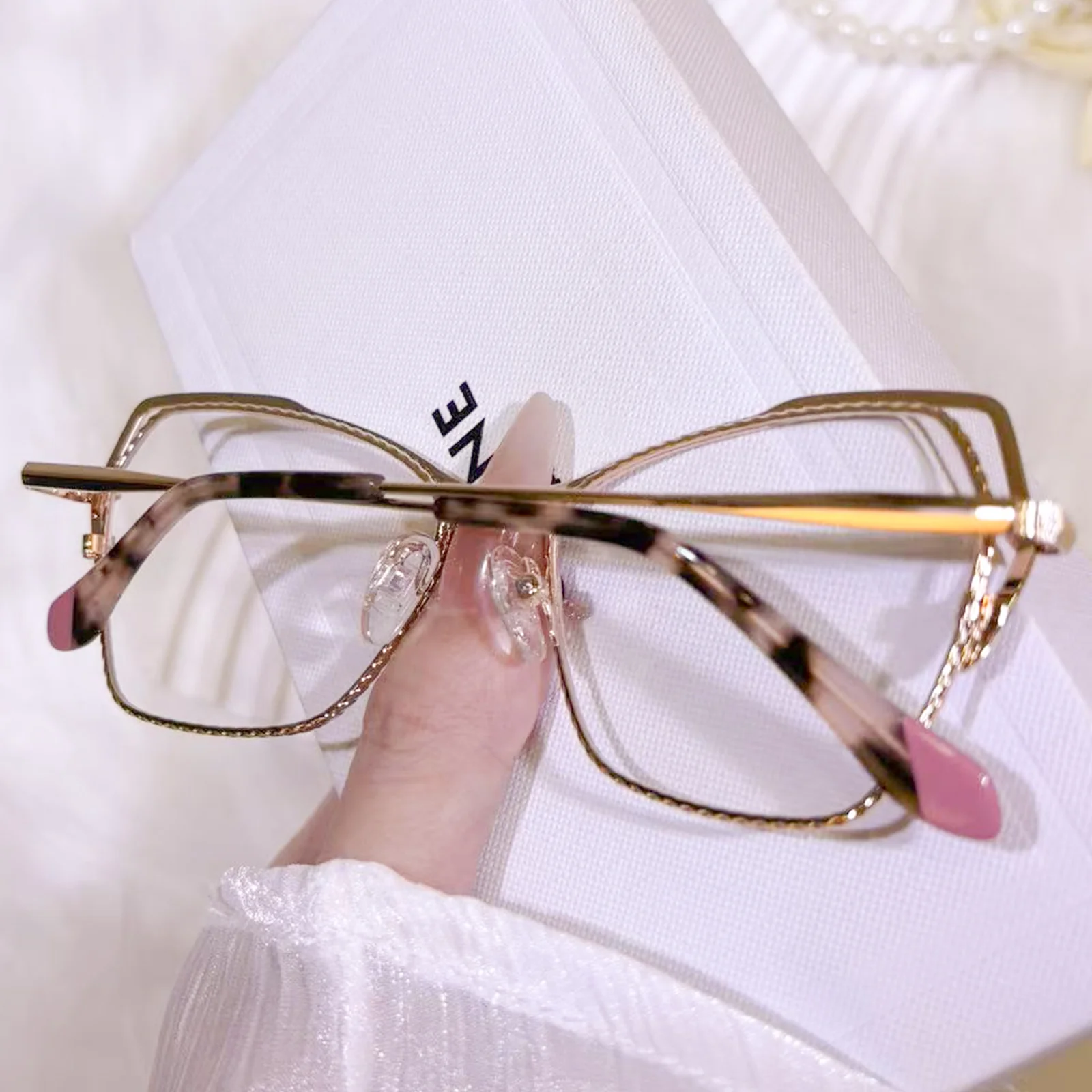 Delyn Eyeglasses - Image 4