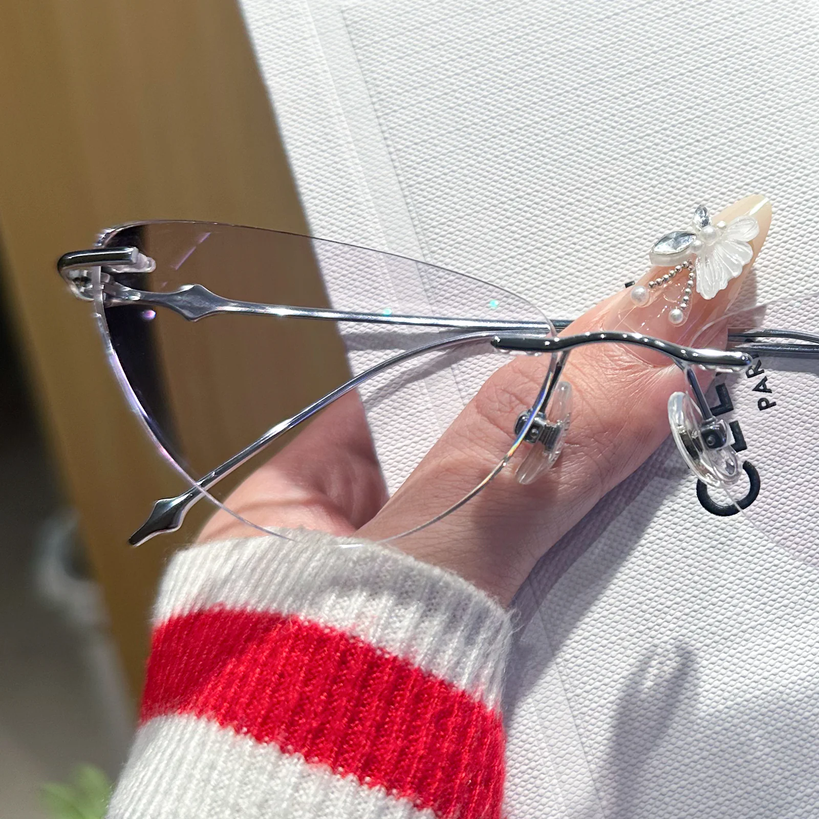 Diva Eyeglasses - Image 9