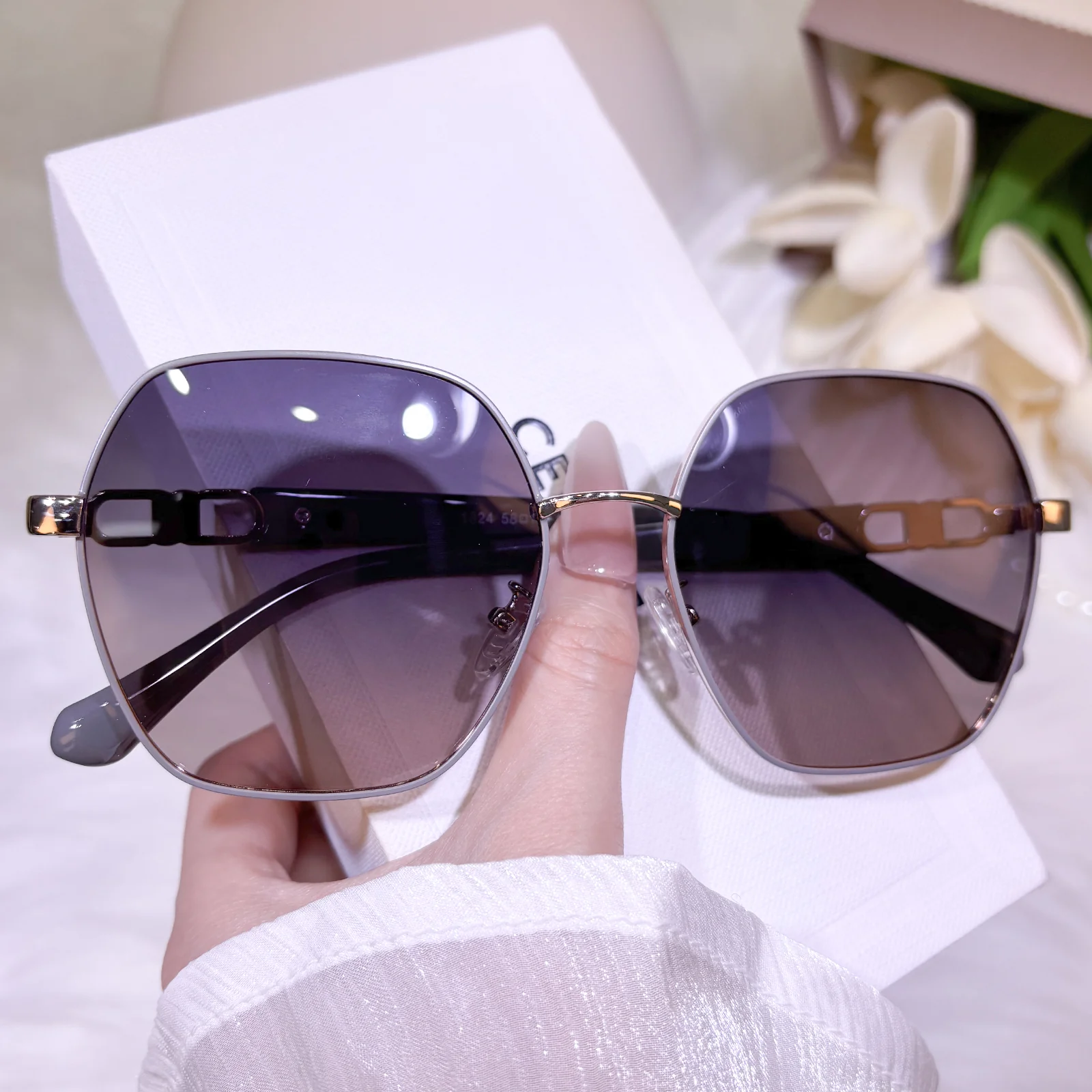 Donielle Sunglasses - Image 2