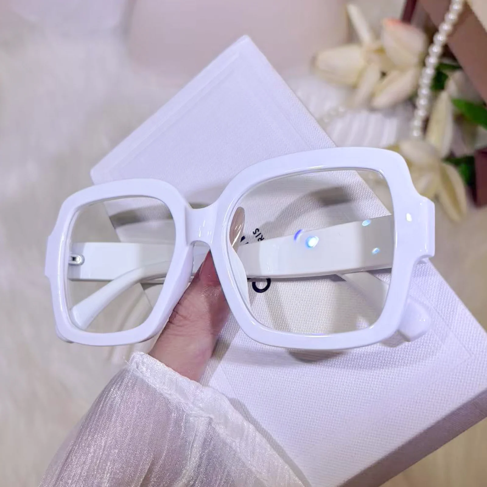 Elara Eyeglasses - Image 12