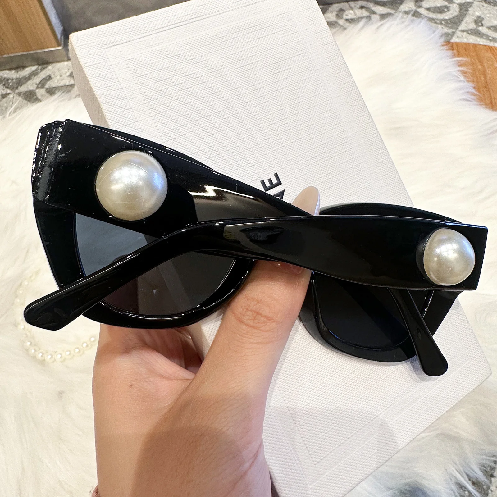 Elowen Sunglasses - Image 4