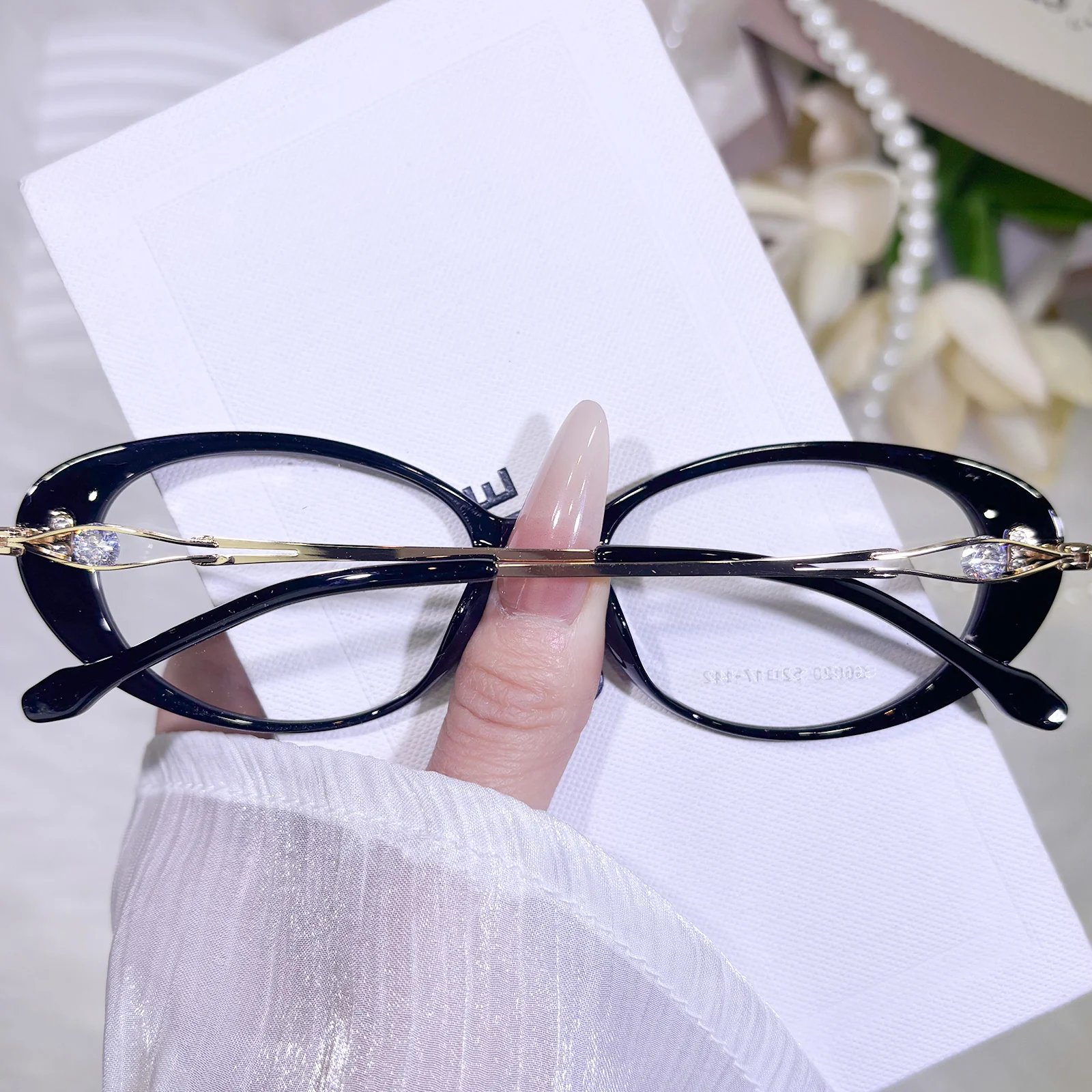 Eris Eyeglasses - Image 10