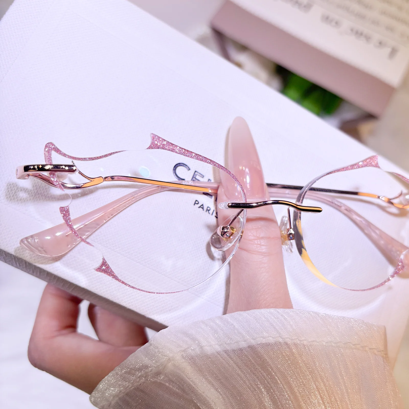 Flare Eyeglasses - Image 36