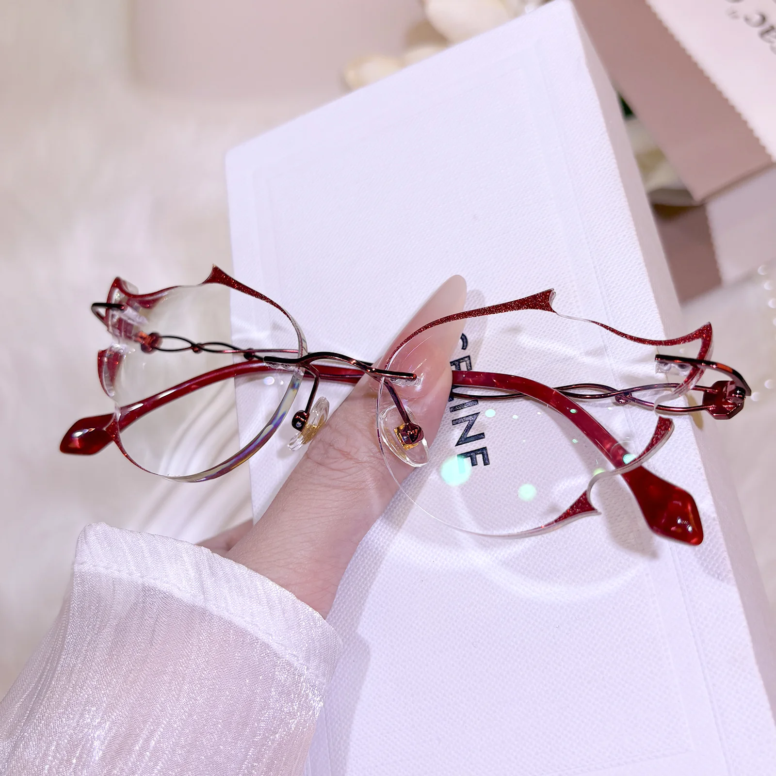 Flare Eyeglasses - Image 9