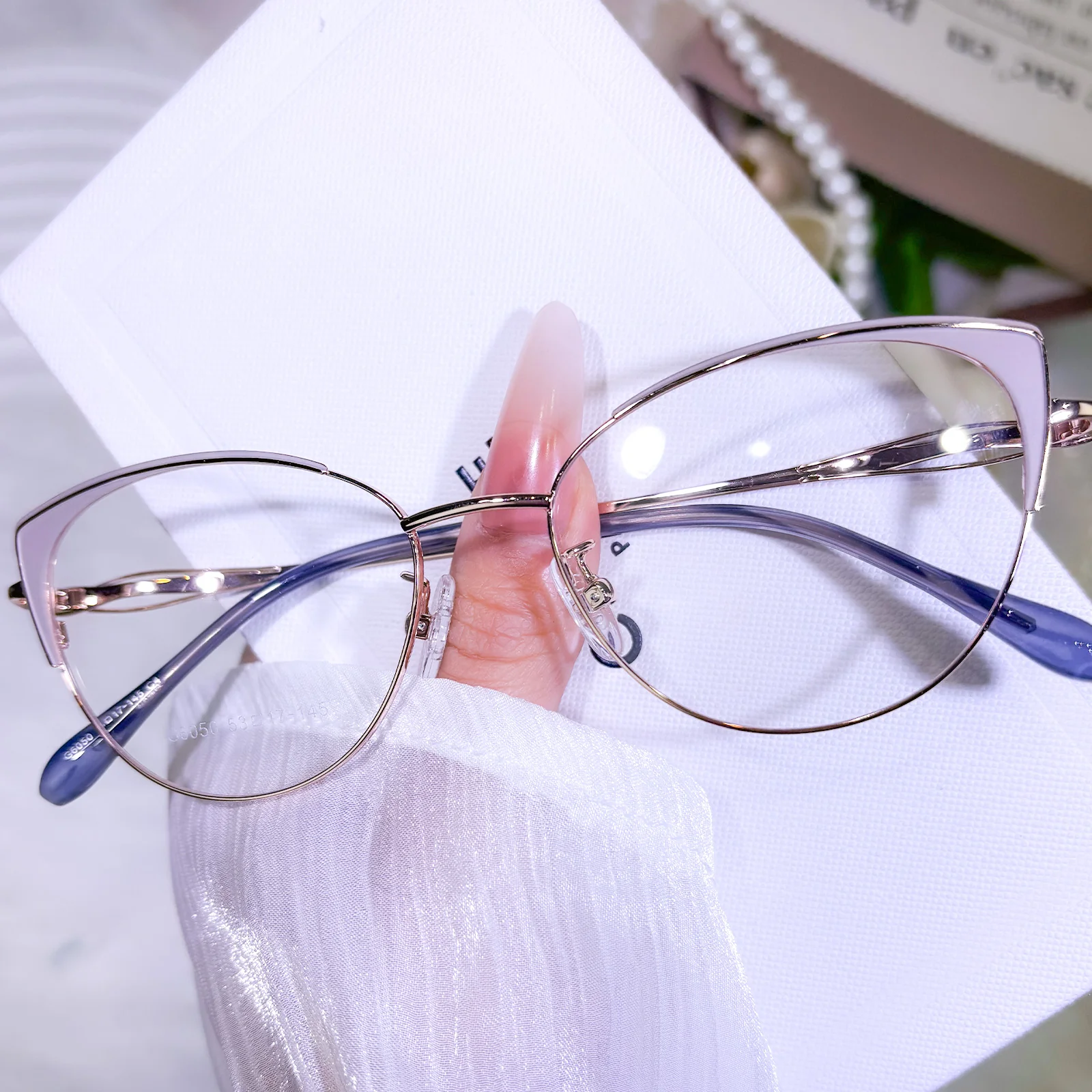 Hazel Eyeglasses - Image 9