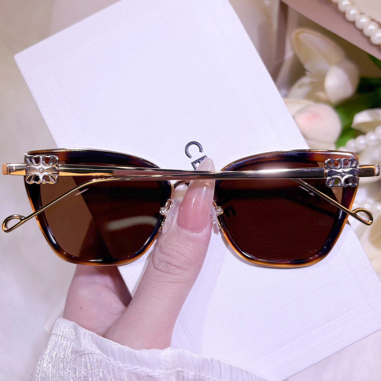 Ianthe Sunglasses - Image 2