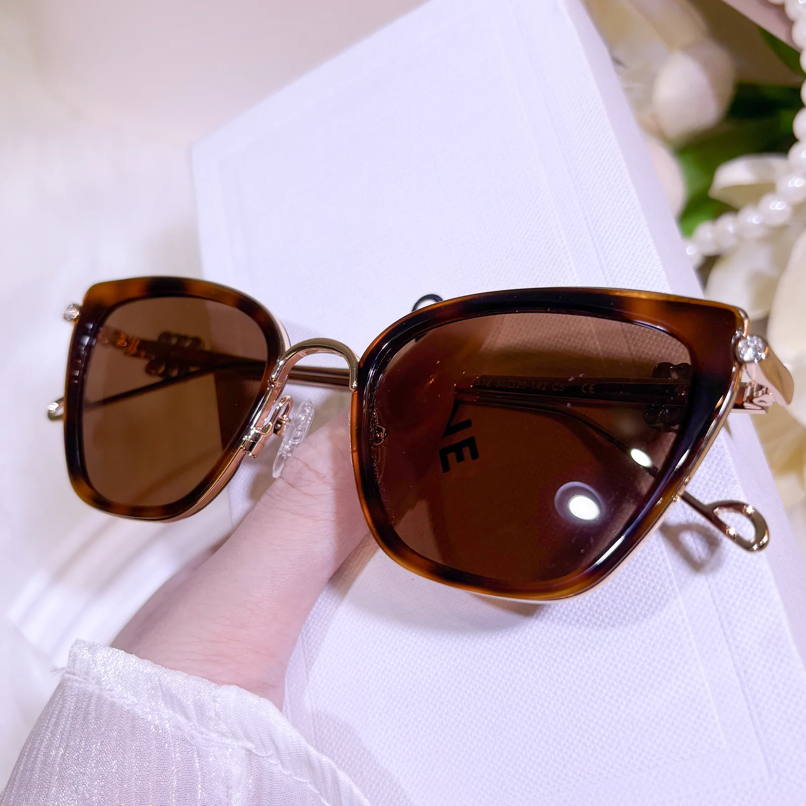Ianthe Sunglasses - Image 4