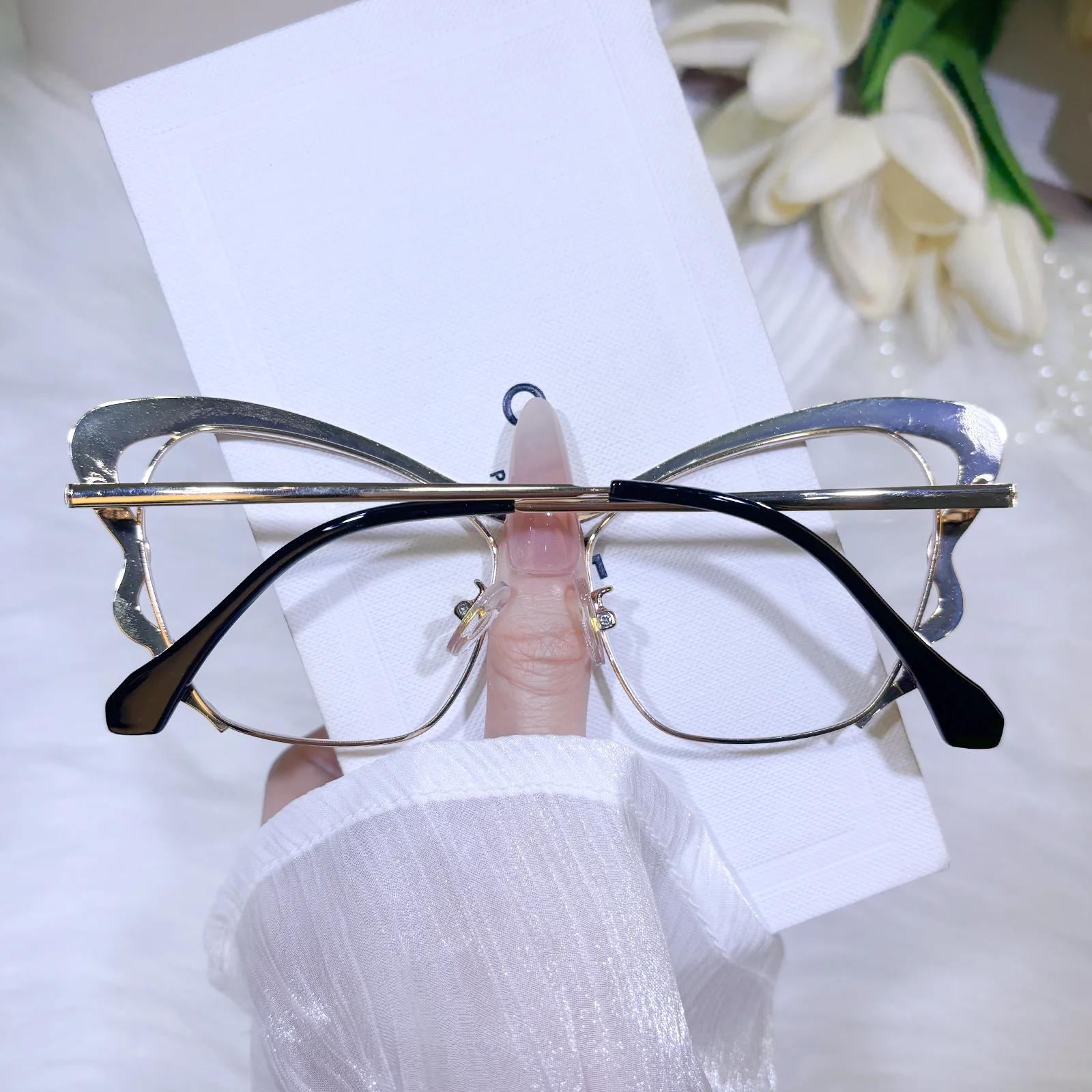 Isa Eyeglasses - Image 10