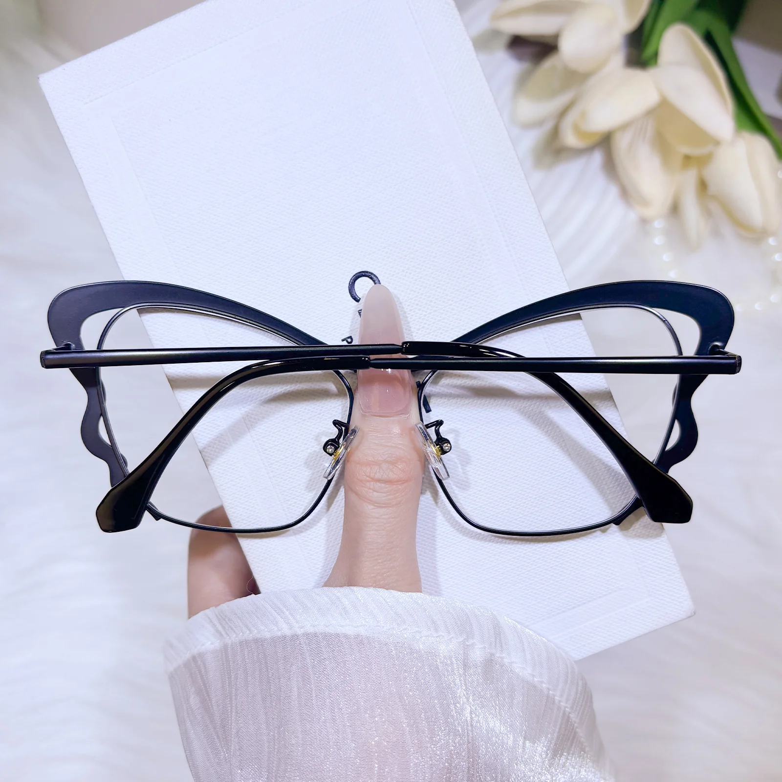 Isa Eyeglasses - Image 4