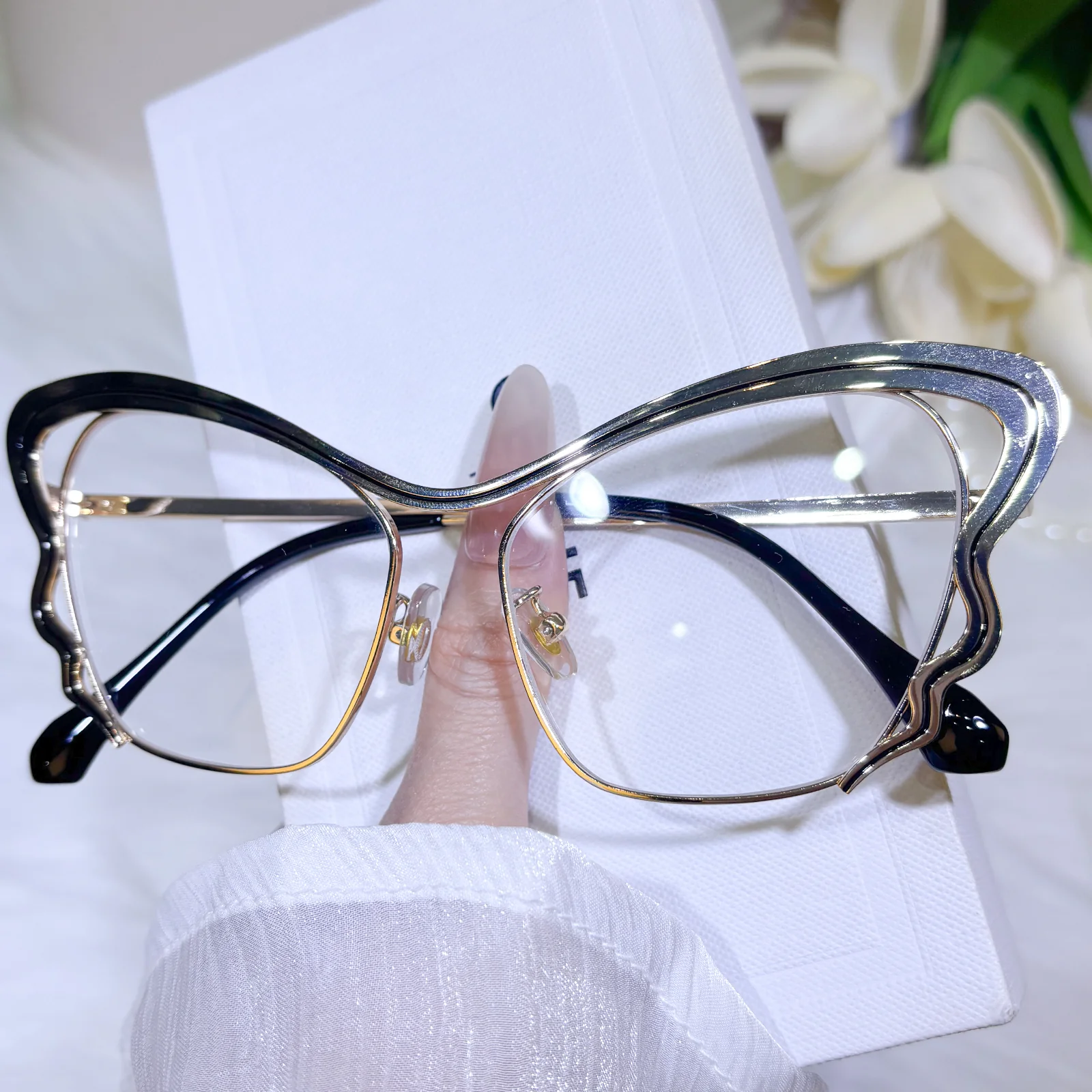 Isa Eyeglasses - Image 9