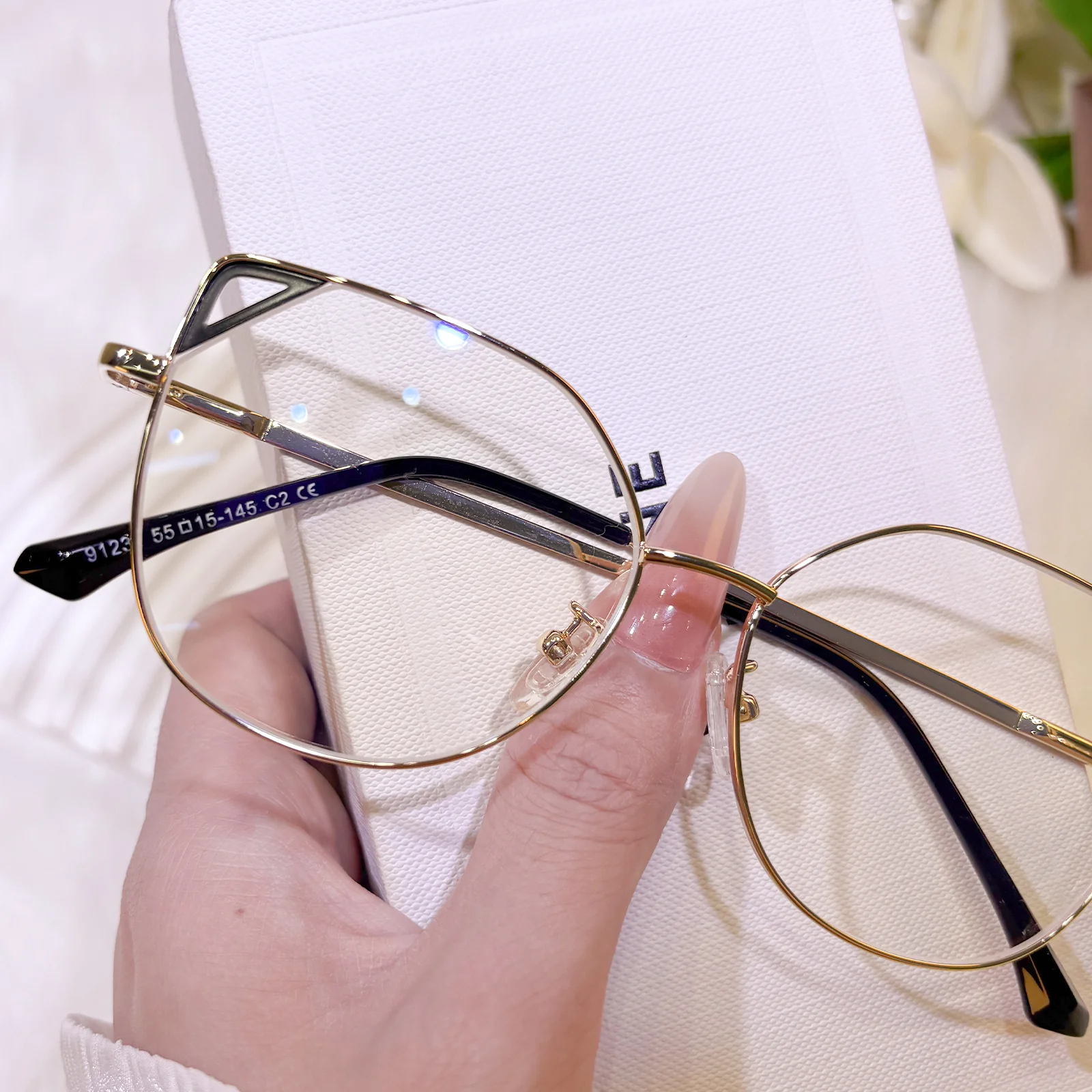 Ismeria Eyeglasses - Image 3