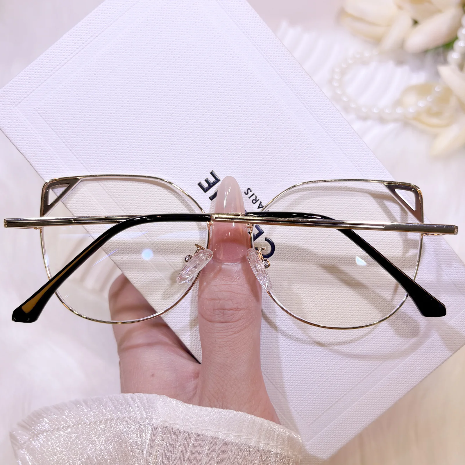 Ismeria Eyeglasses - Image 4