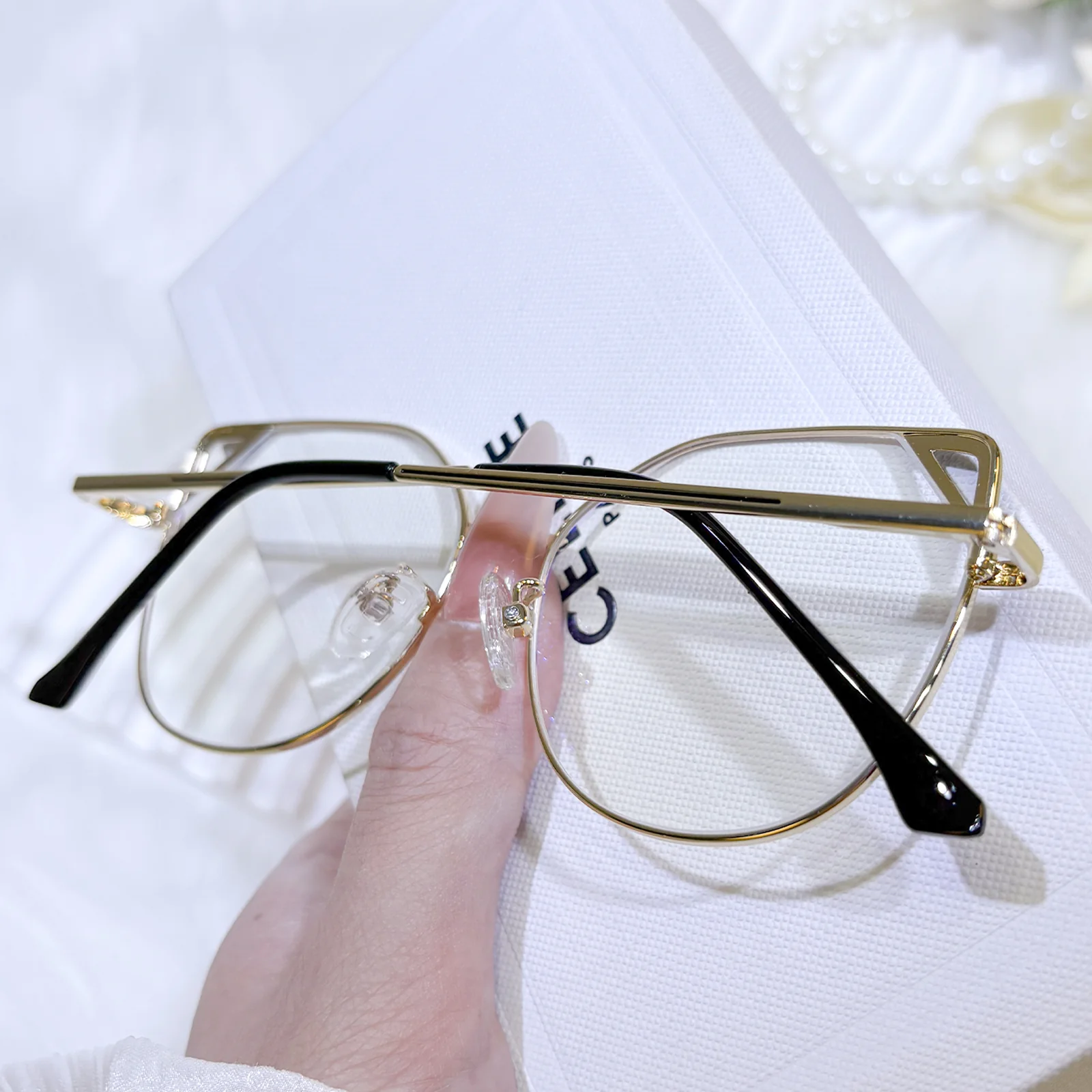 Ismeria Eyeglasses - Image 6