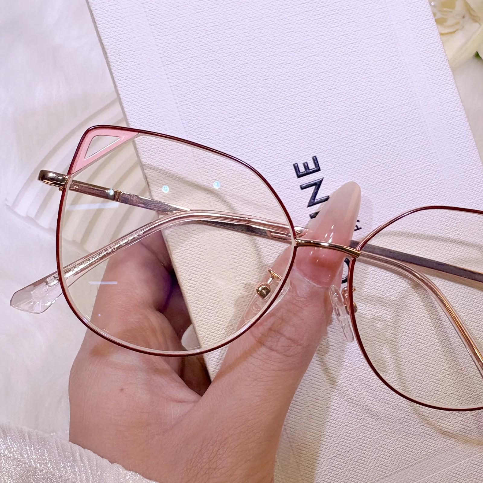 Ismeria Eyeglasses - Image 8