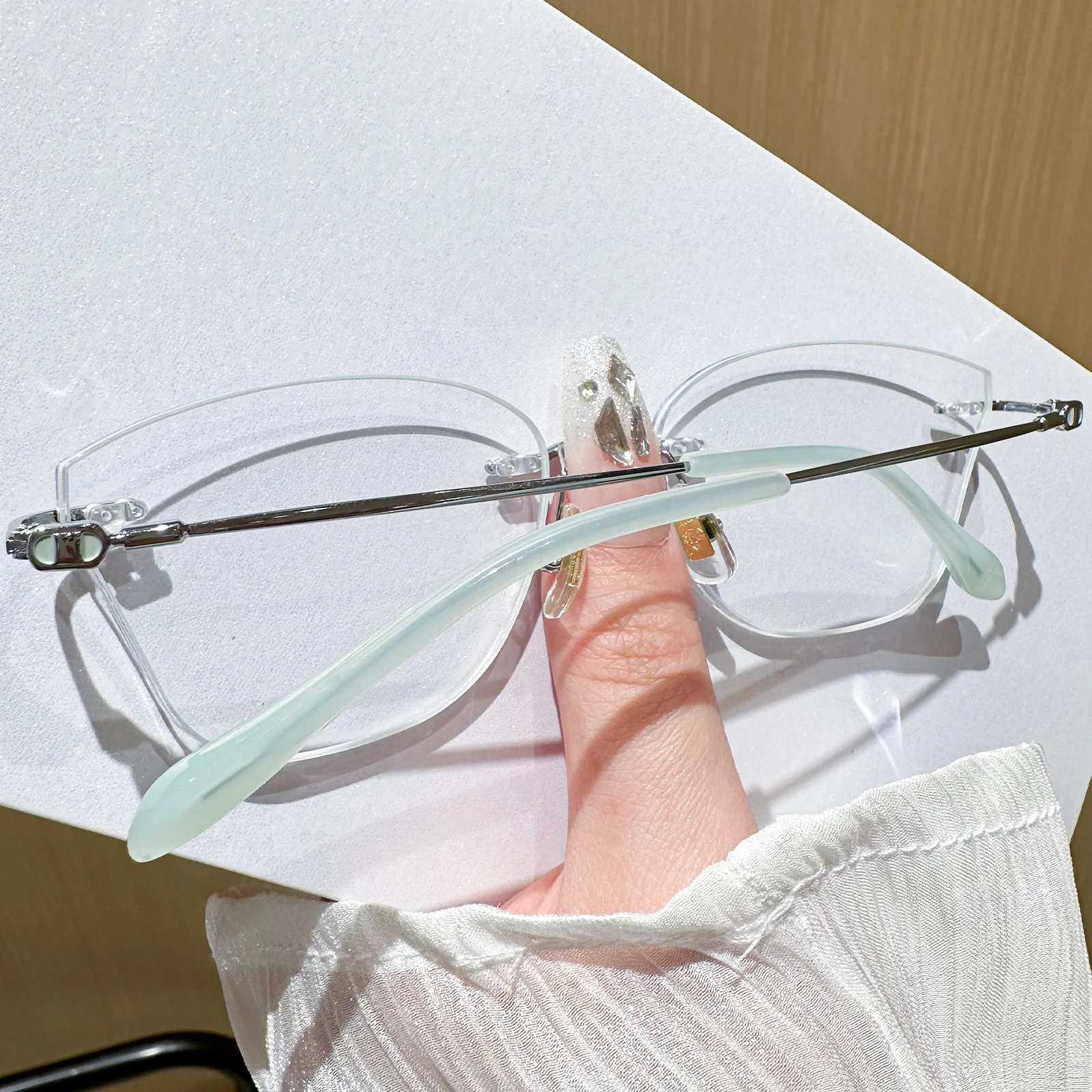 Joan Eyeglasses - Image 4