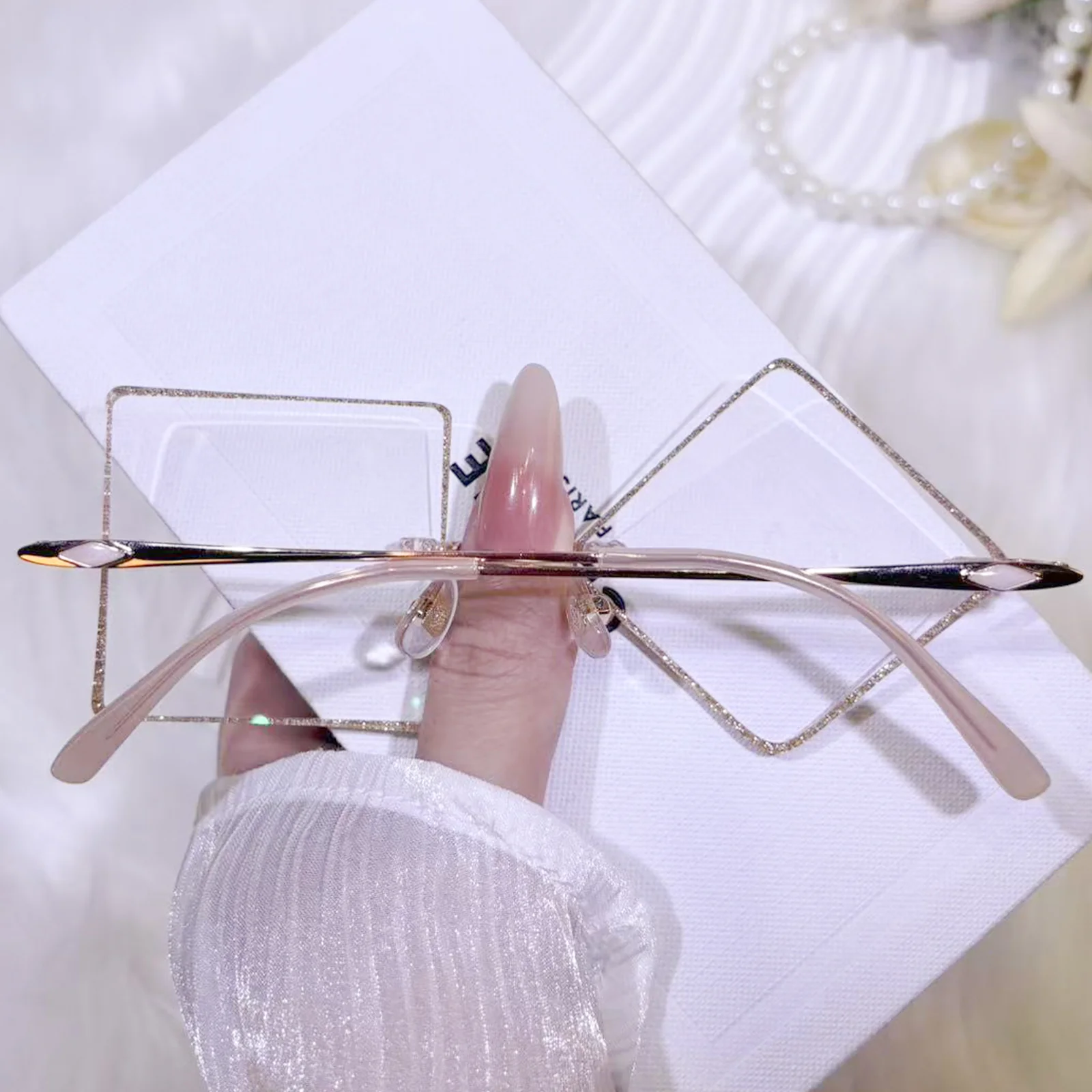 Kiki Eyeglasses - Image 4