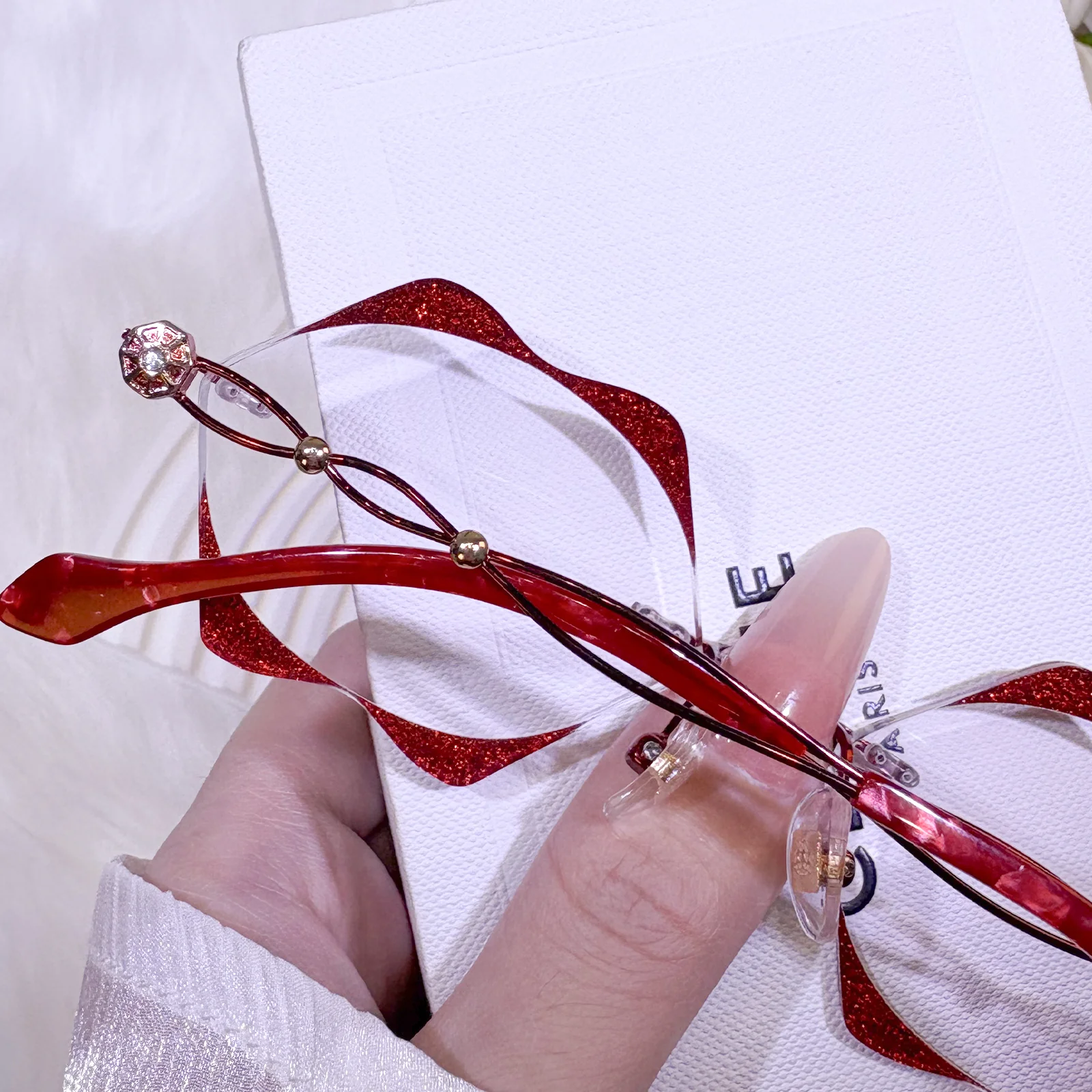 Kisses Eyeglasses - Image 7
