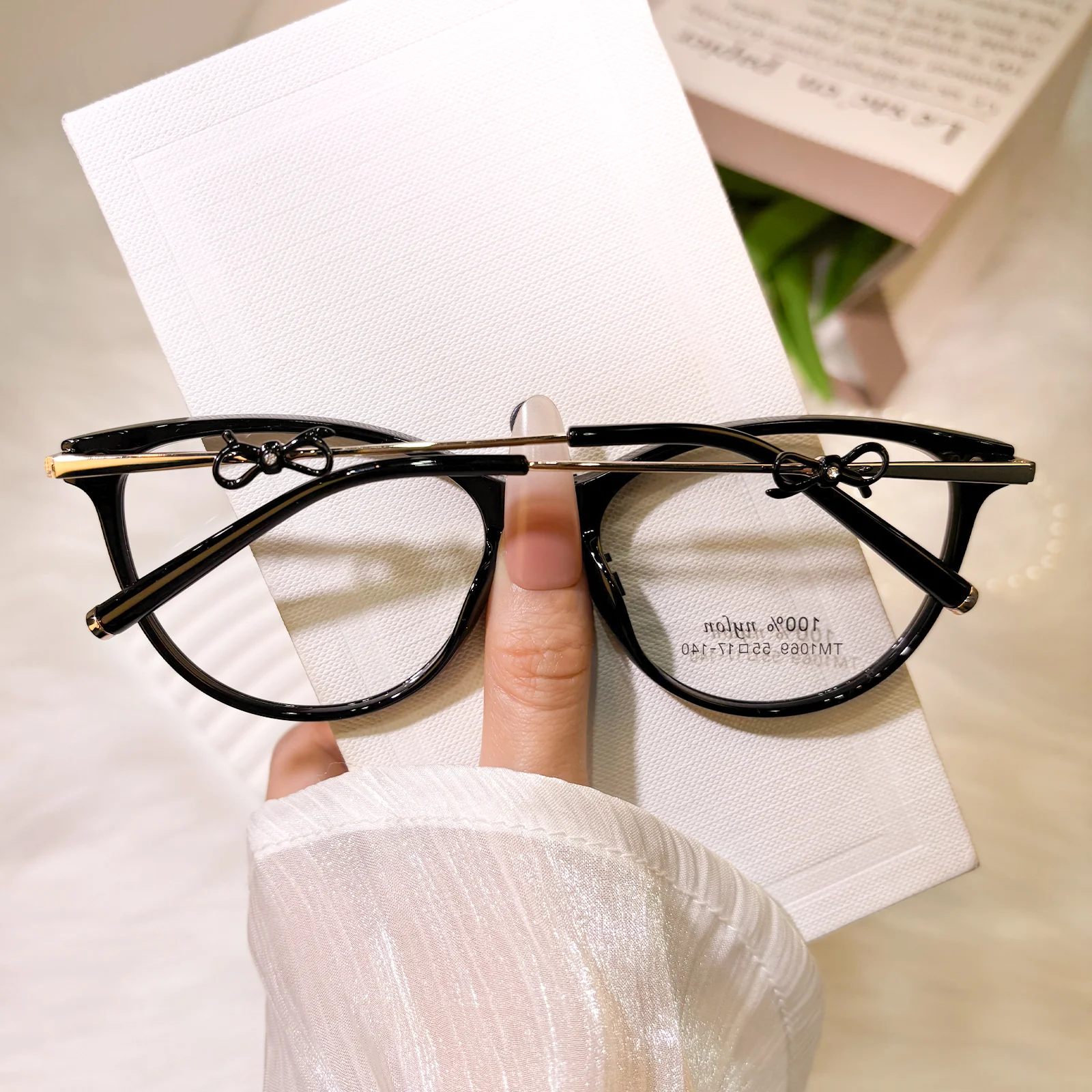 Knotty Eyeglasses - Image 22