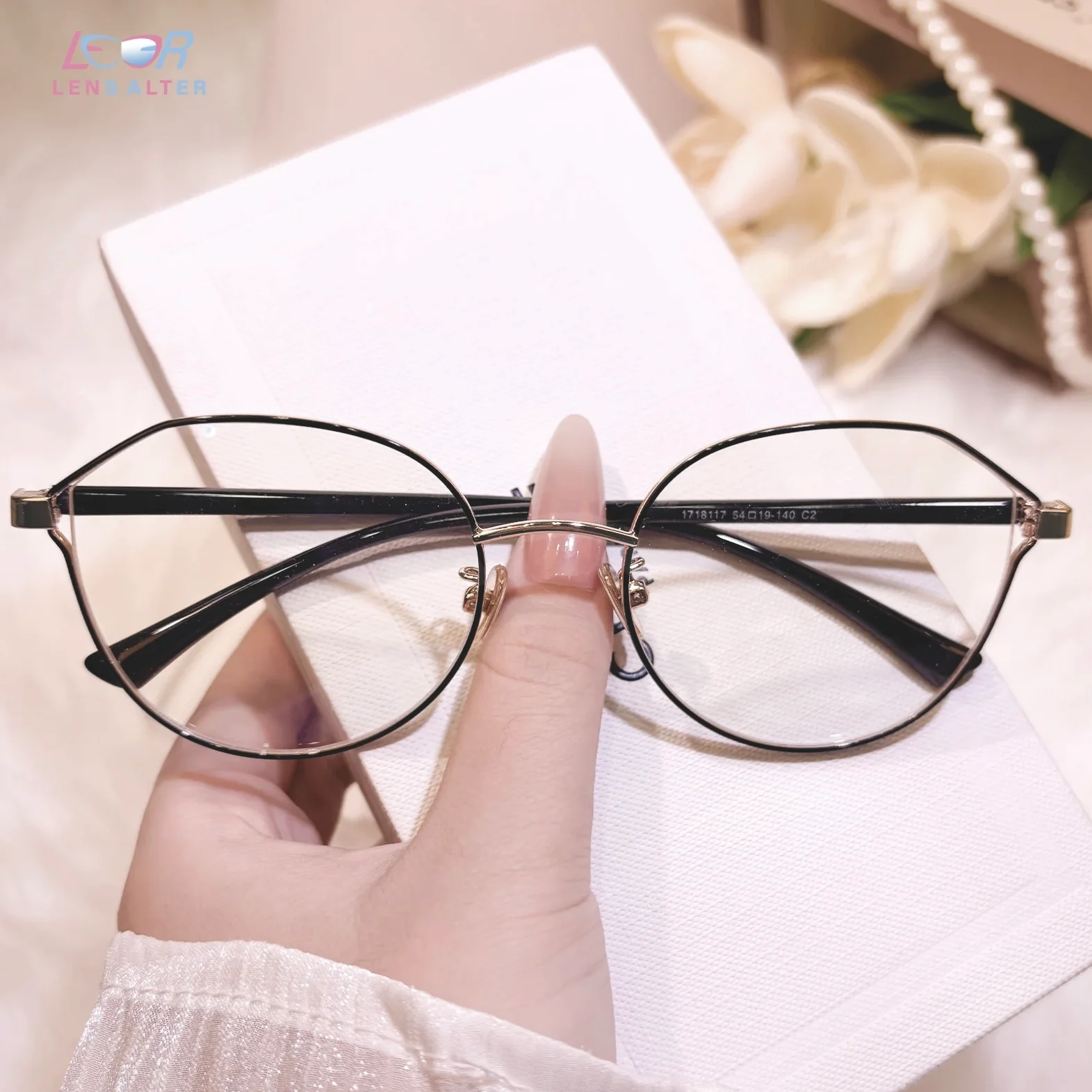 Leila Eyeglasses - Image 9