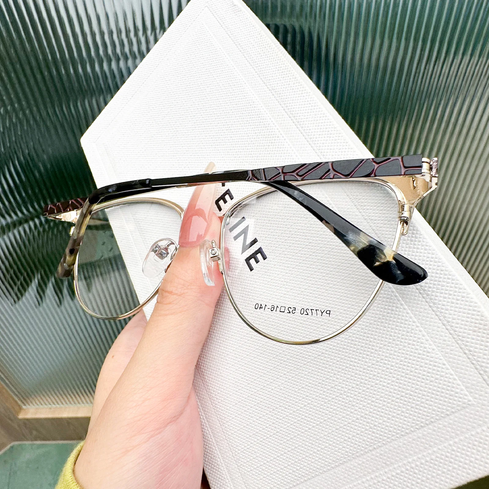 Leon Eyeglasses - Image 7