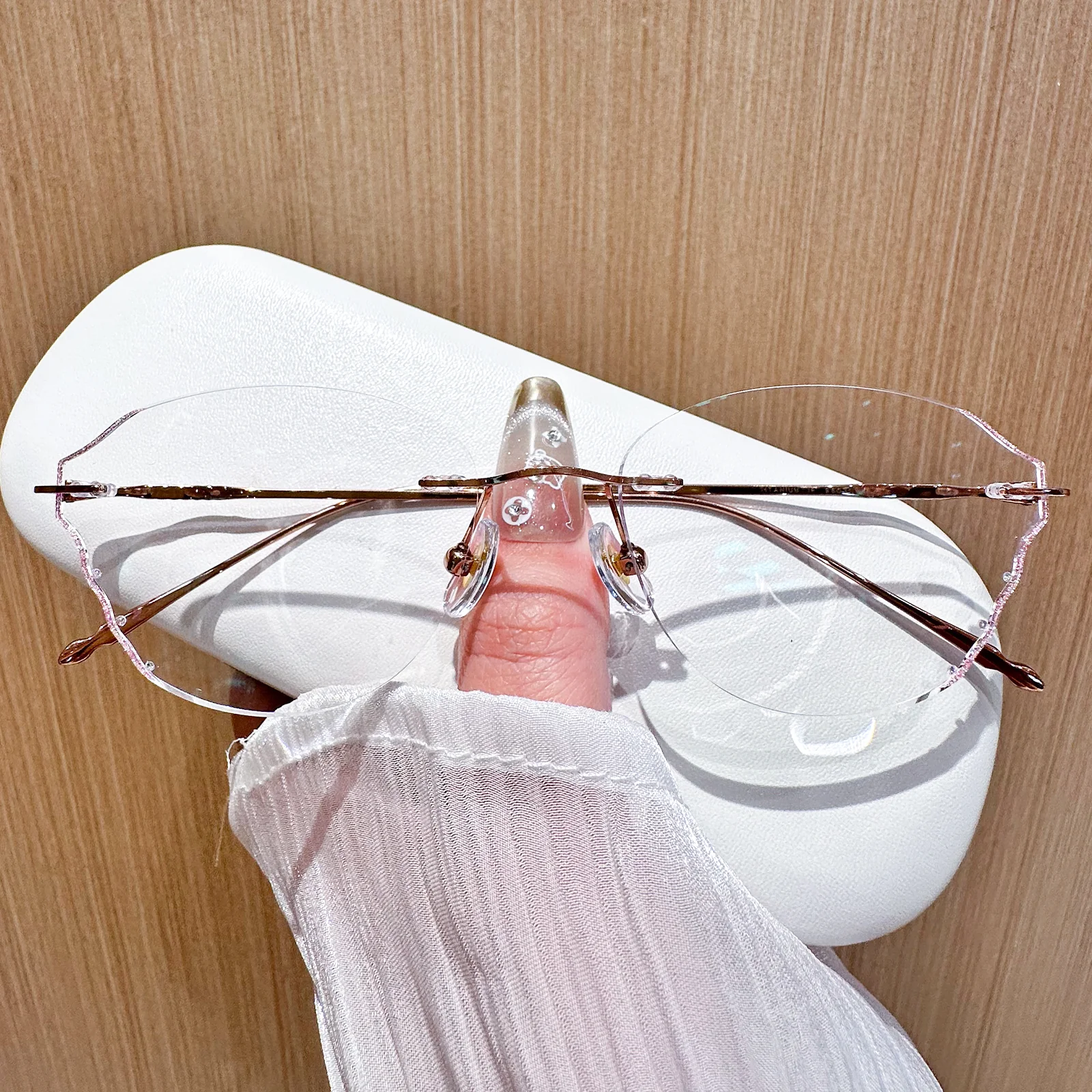 Lilith Eyeglasses - Image 3