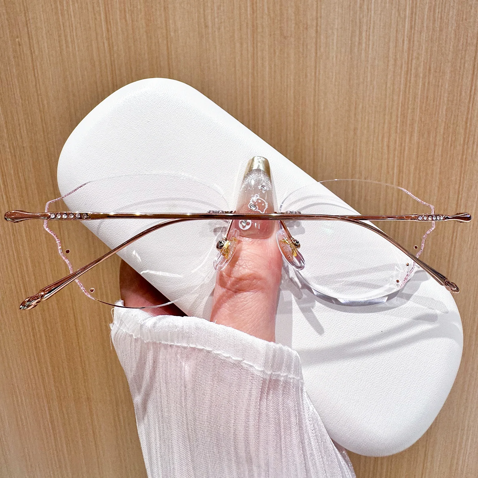 Lilith Eyeglasses - Image 4