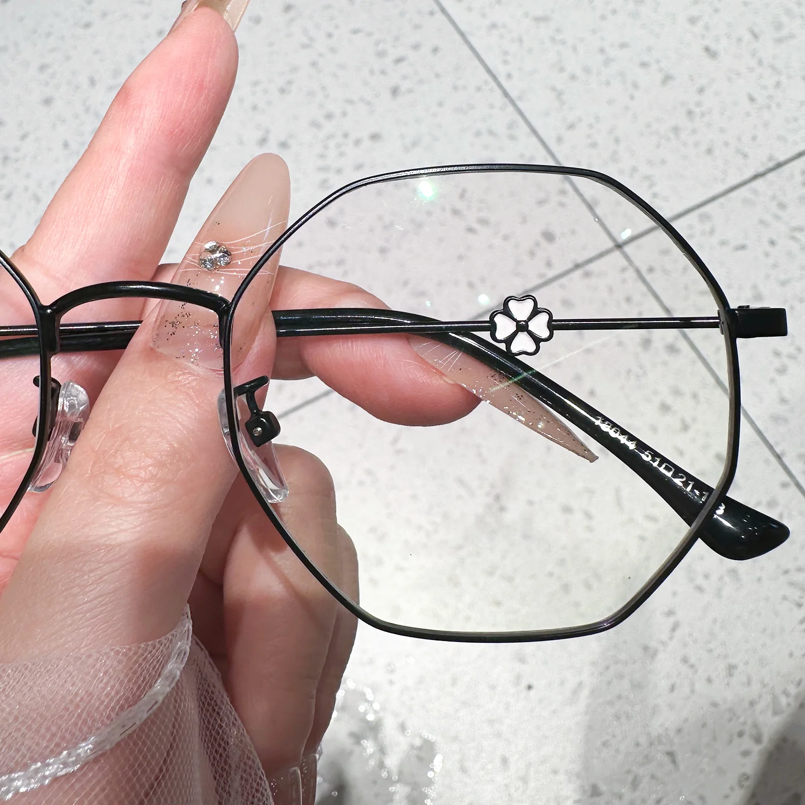 Linda Eyeglasses - Image 11