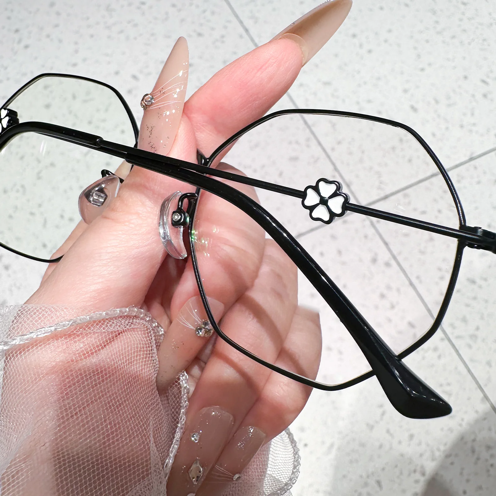 Linda Eyeglasses - Image 13