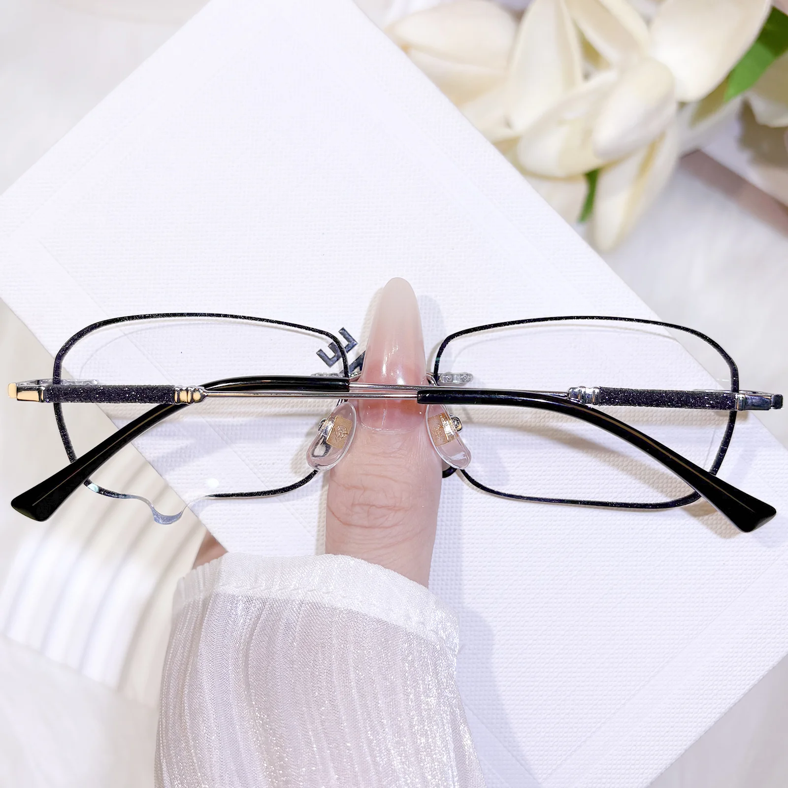 Lira Eyeglasses - Image 4