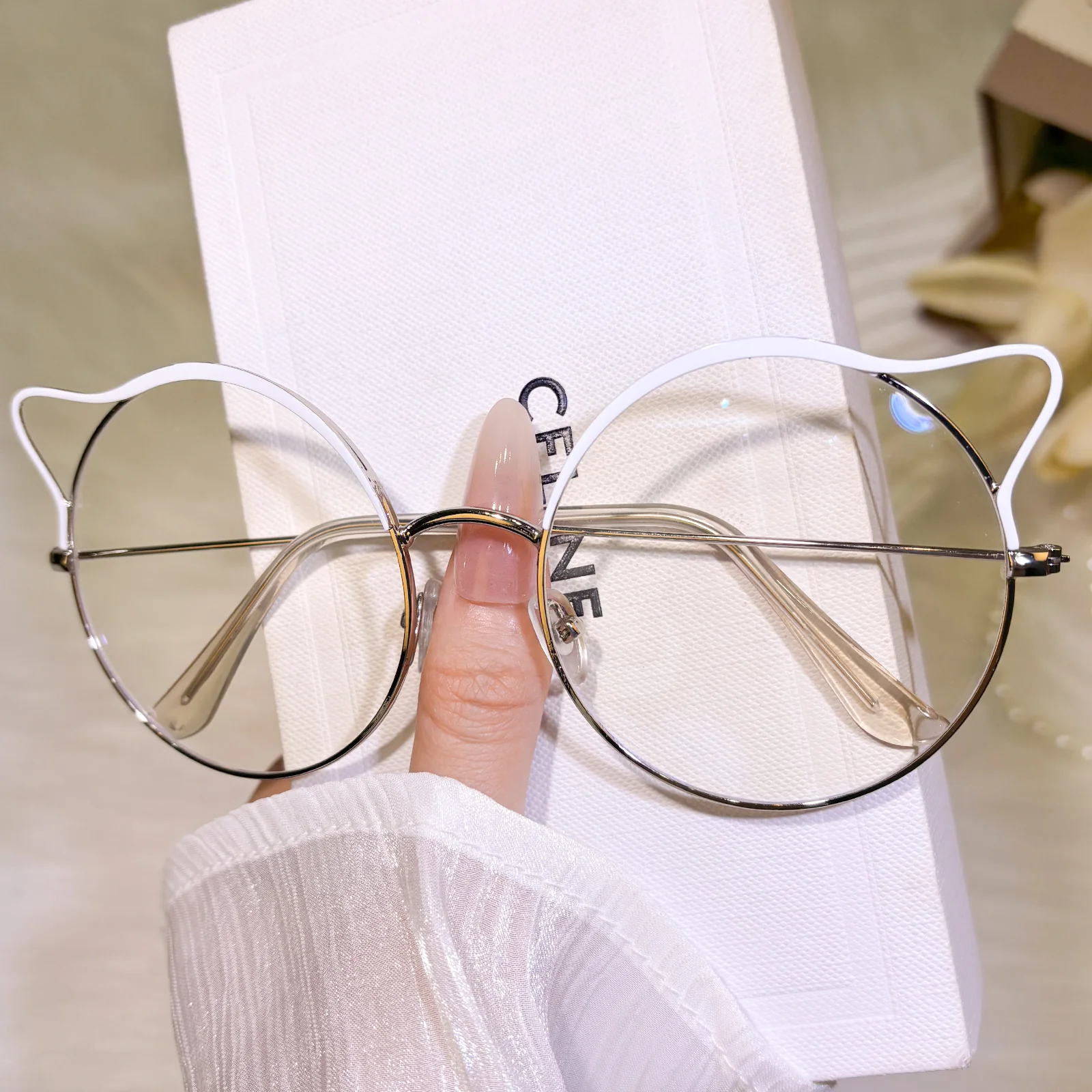 Lobe Eyeglasses - Image 15