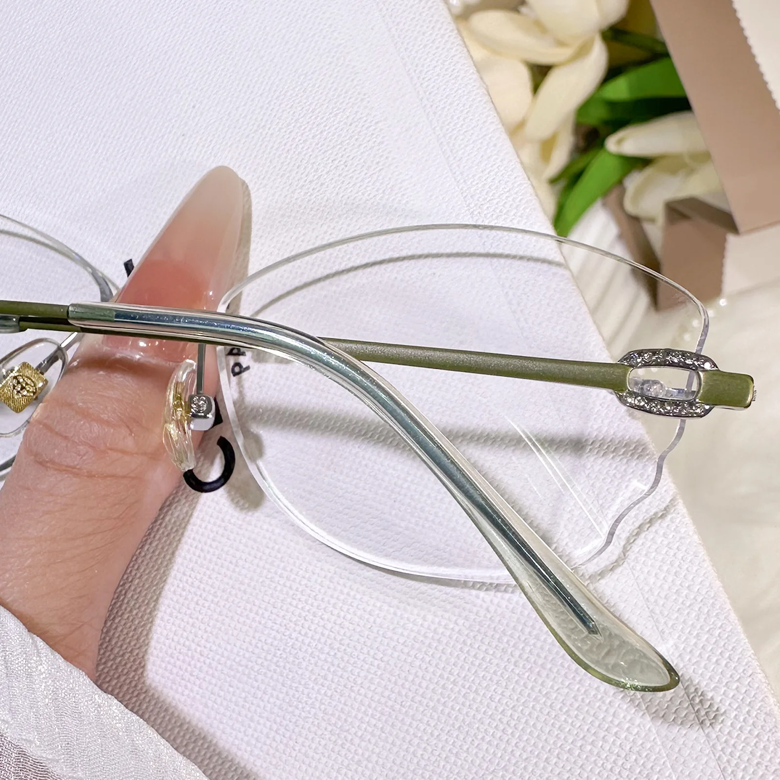 Lois Eyeglasses - Image 7