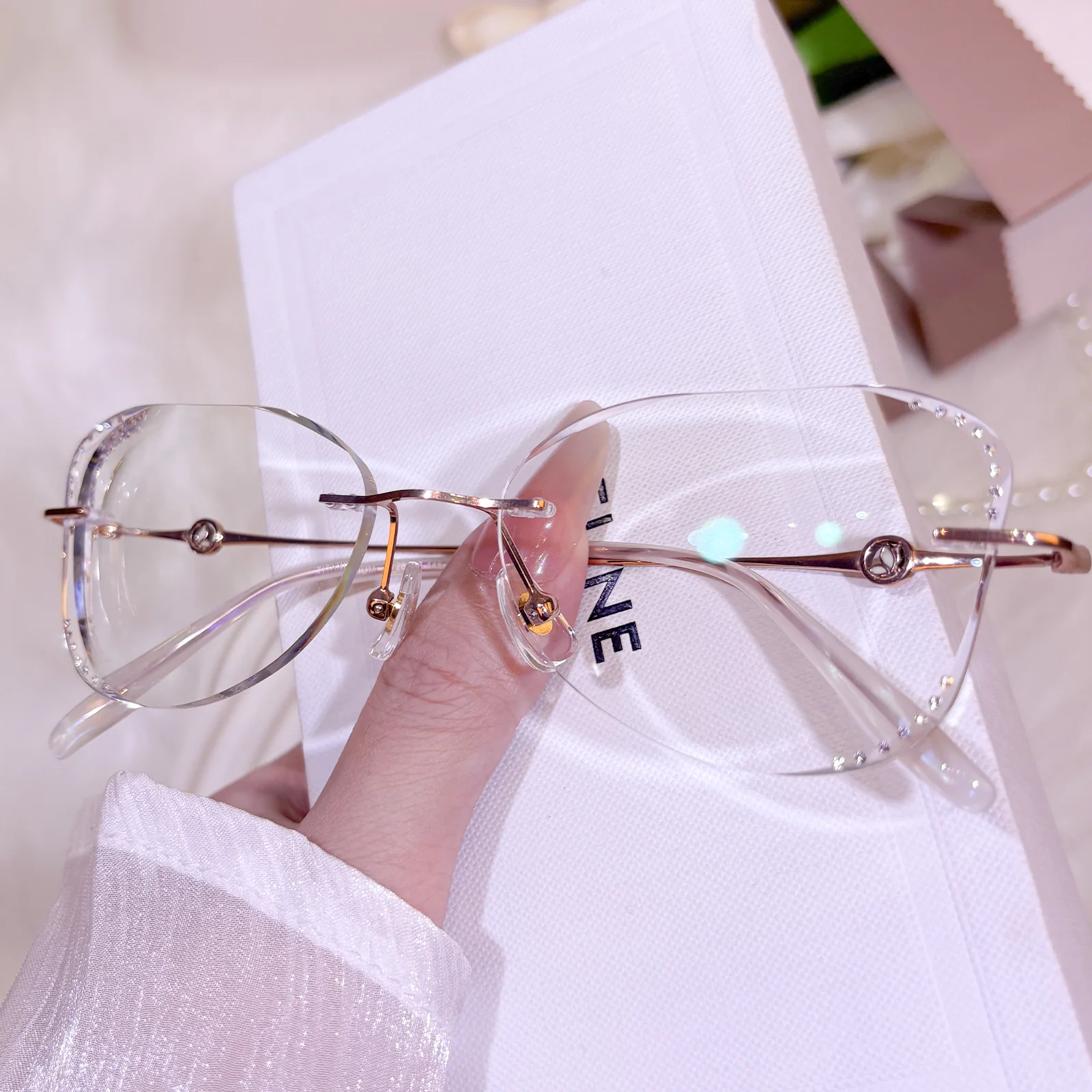 Lola Eyeglasses - Image 10