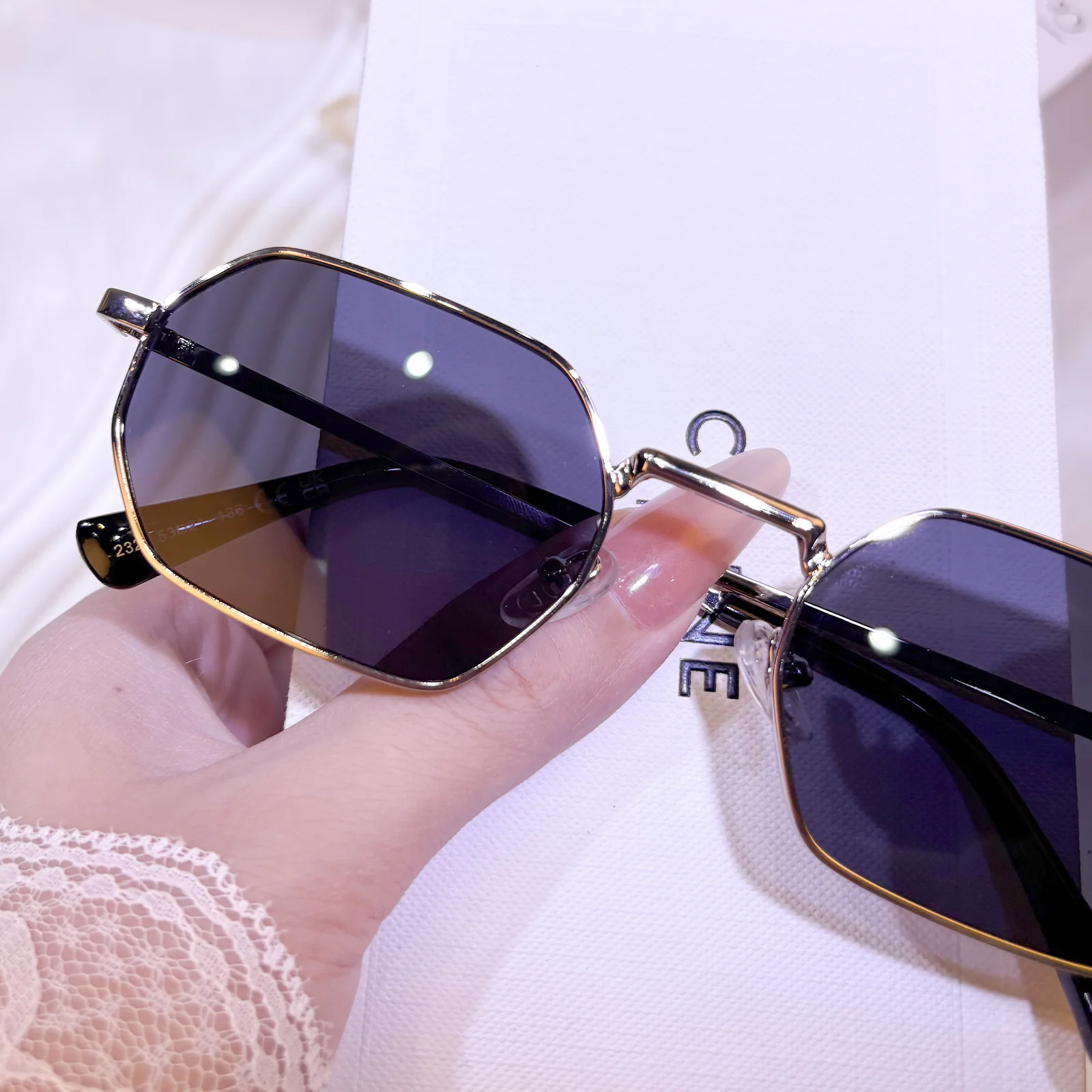 Loren Sunglasses - Image 5
